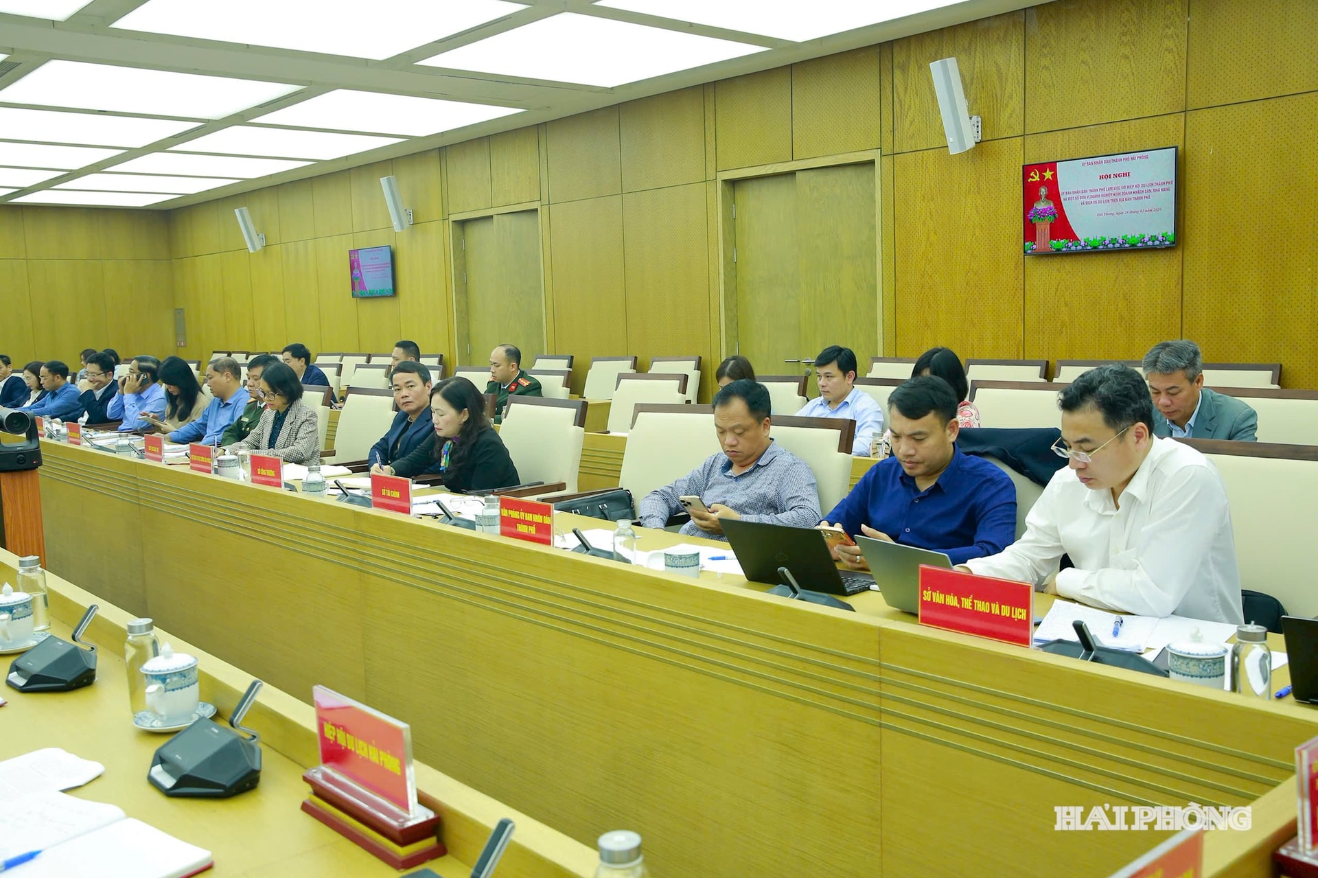 Đại diện các sở, ngành, địa phương, đơn vị tham gia hội nghị