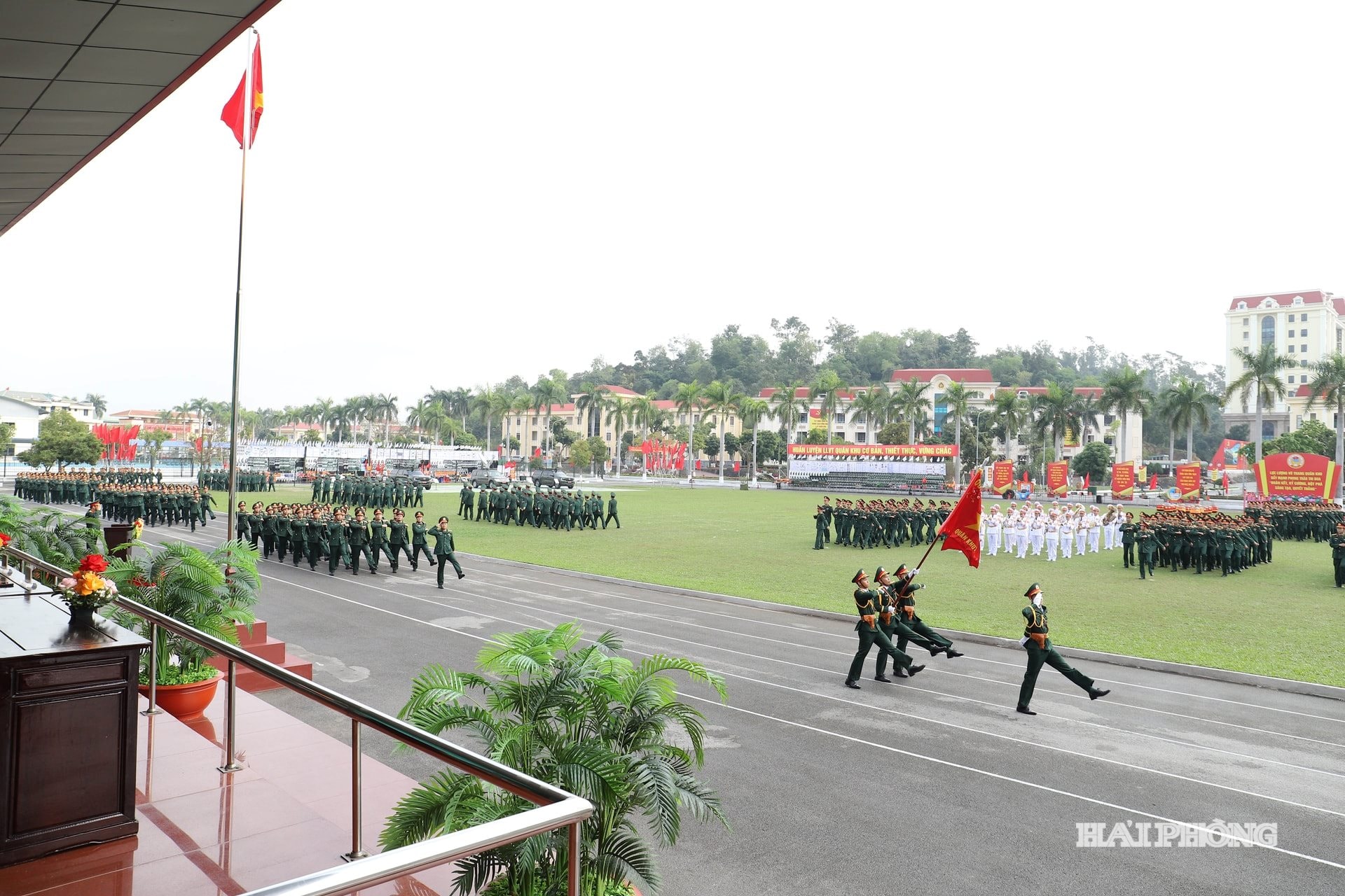 cac-khoi-tham-gia-duyet-doi-ngu.(1).jpg