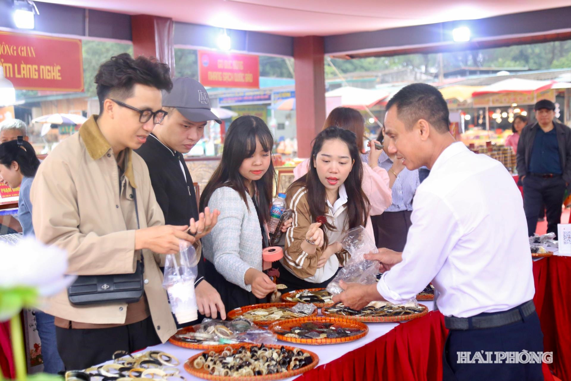 xuc-tien-thuong-mai1(1).jpg