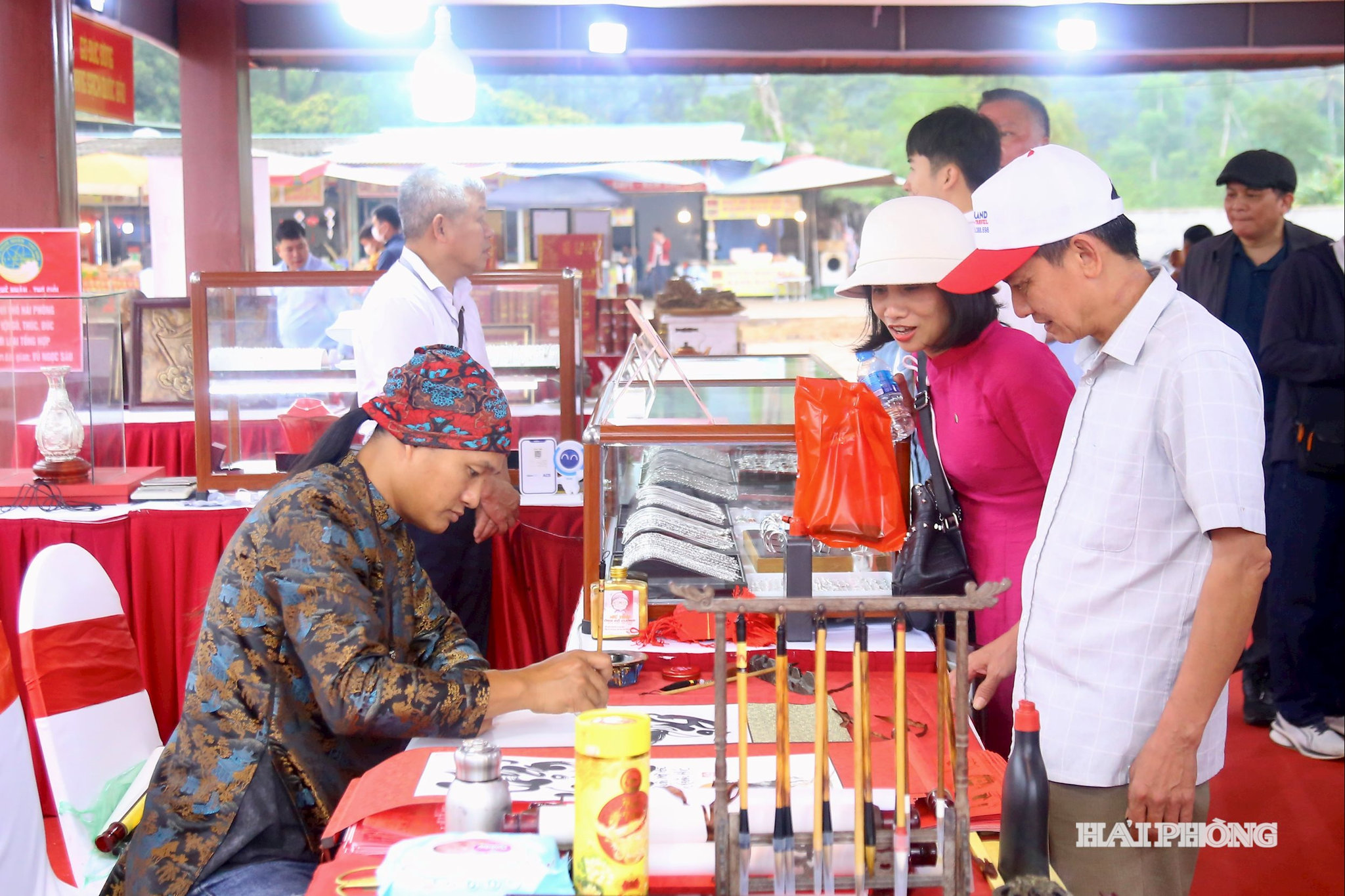 xuc-tien-thuong-mai2.jpg