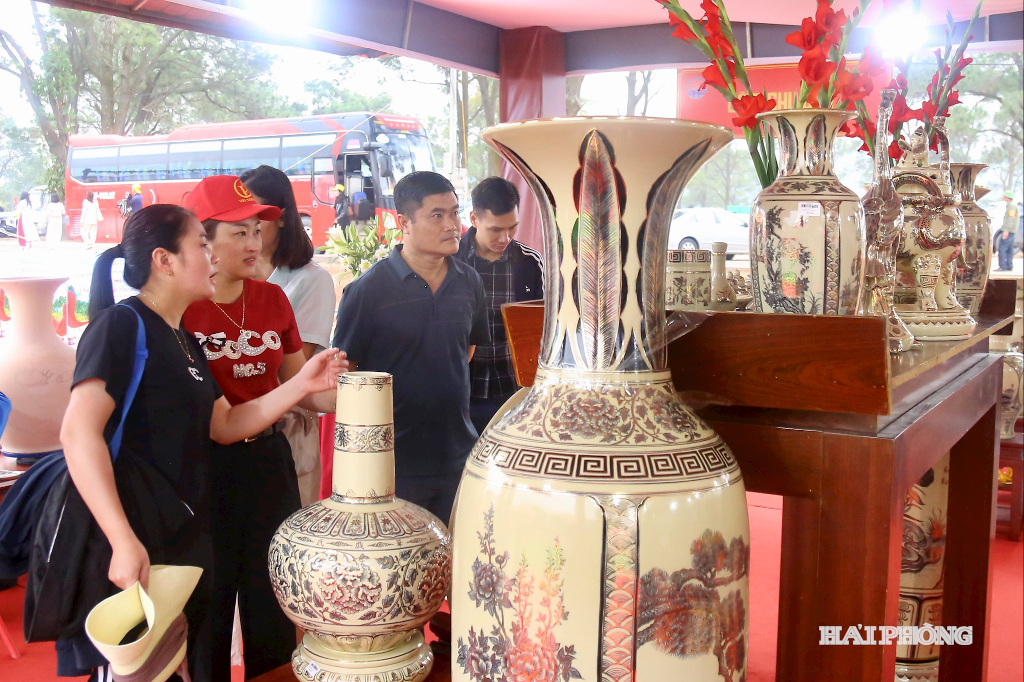 xuc-tien-thuong-mai4.jpg