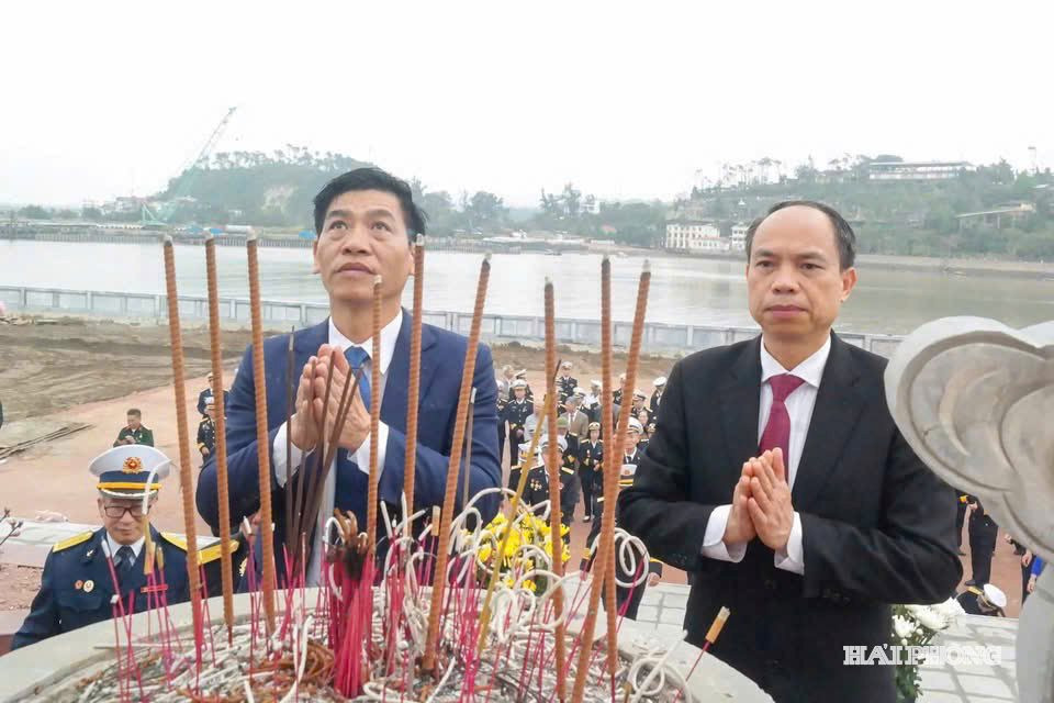 doan tau khong so 5