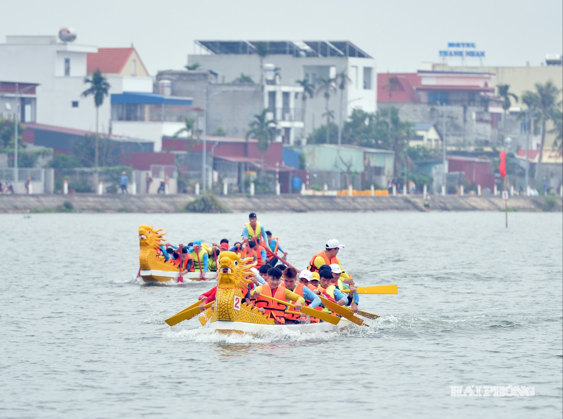dua-thuyen-nam3(1).jpg