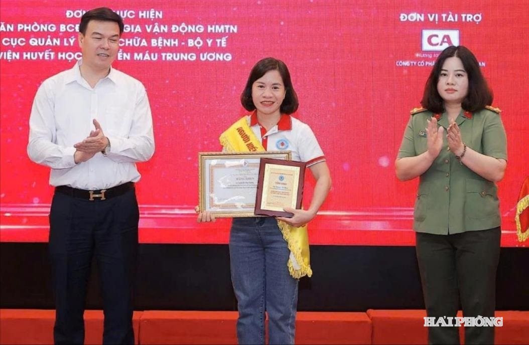 chi-mung-tuyen-duong-1-.jpg