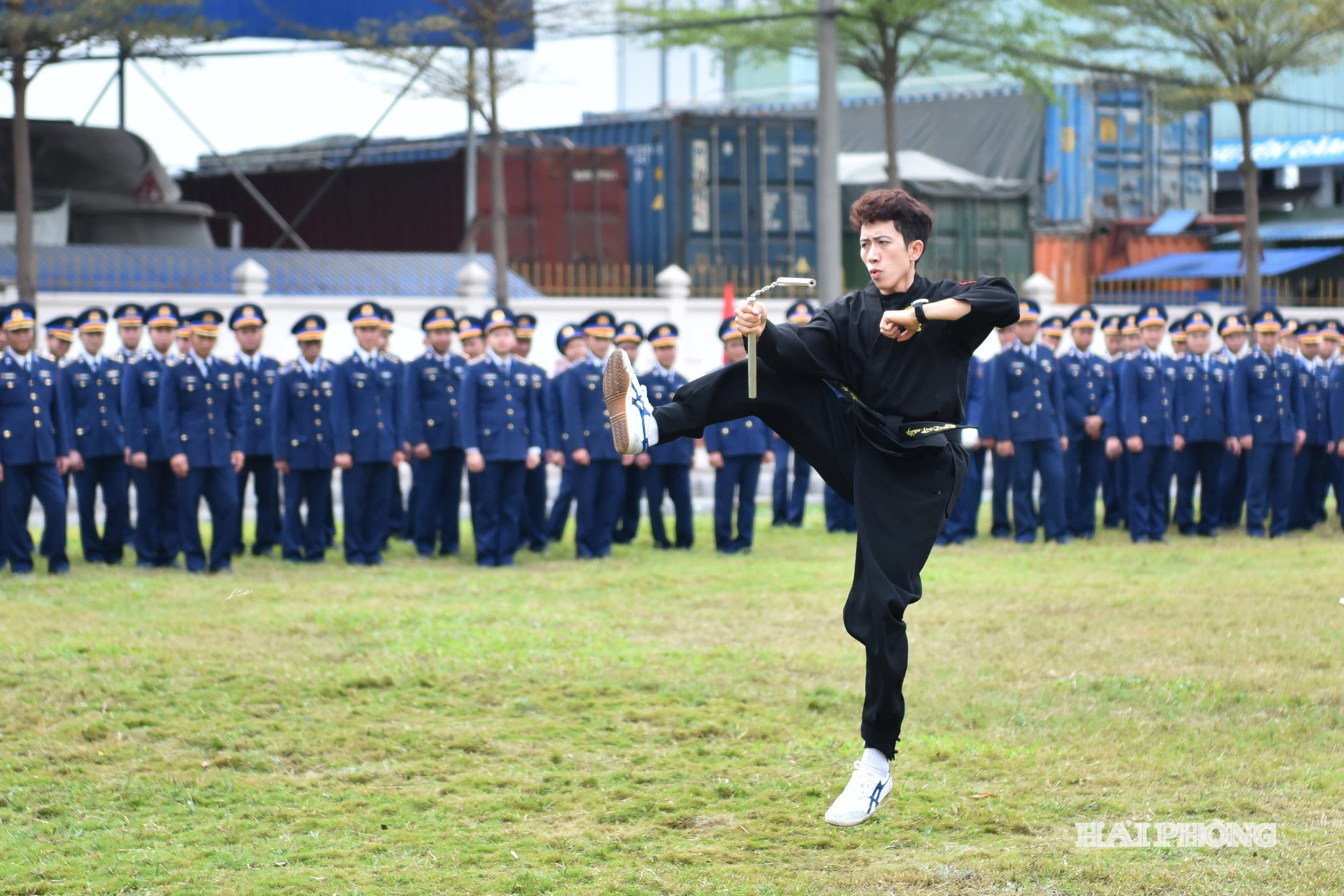 csb ra quan huan luyen11