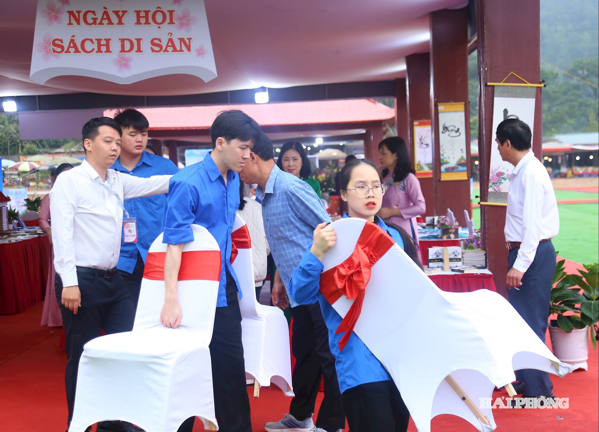tinh-nguyen-vien(1).jpg