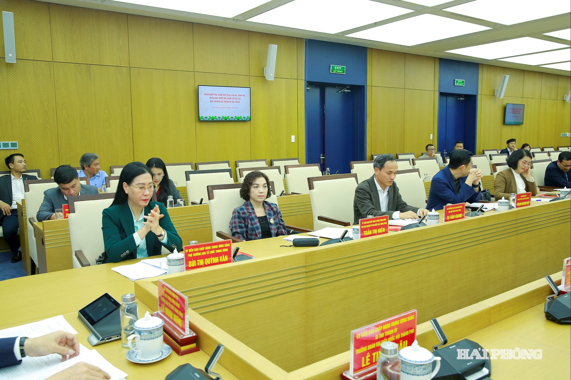 Các đại biểu dự cuộc làm việc