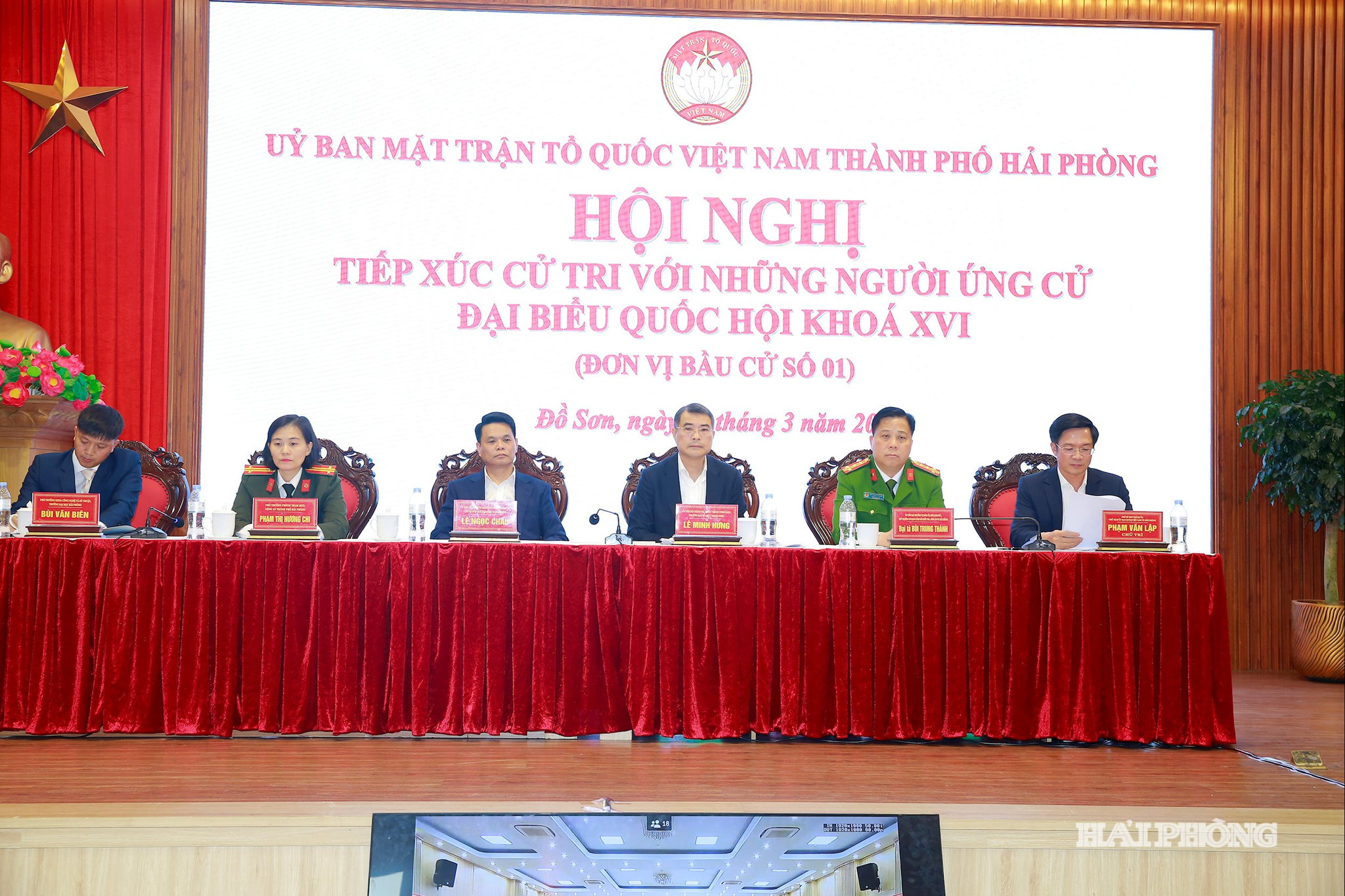 Đồng chí Lê Minh Hưng, Uỷ viên Bộ Chính trị, Bí thư Trung ương Đảng, Trưởng Ban Tổ chức Trung ương cùng các ứng cử viên đại biểu quốc hội khoá XVI tiếp xúc cử tri (đơn vị bầu cử số 01) tại phường Đồ Sơn.
