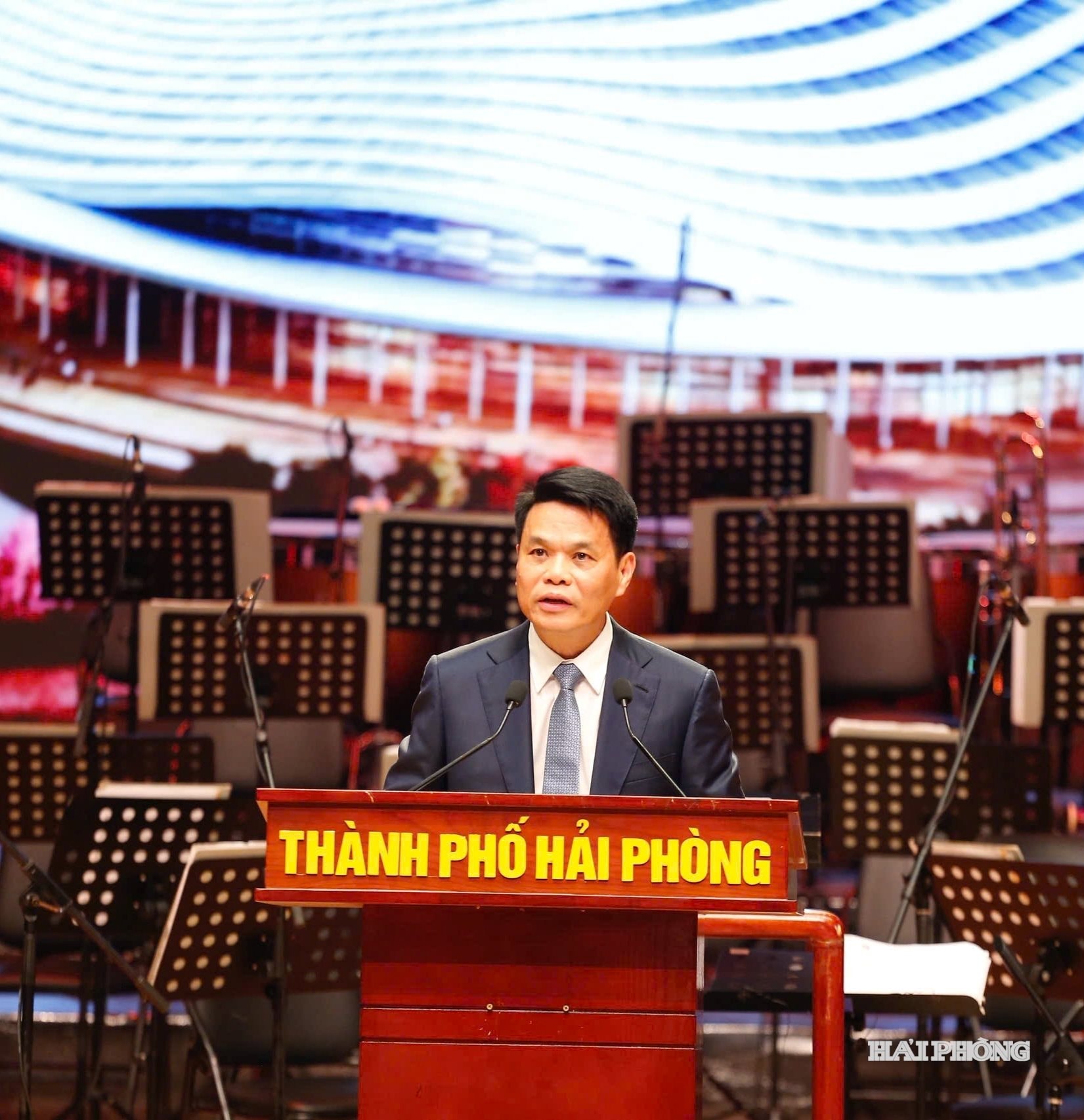 Đồng chí Lê Ngọc Châu, ủy viên Trung ương Đảng, Chủ tịch UBND thành phố phát biểu