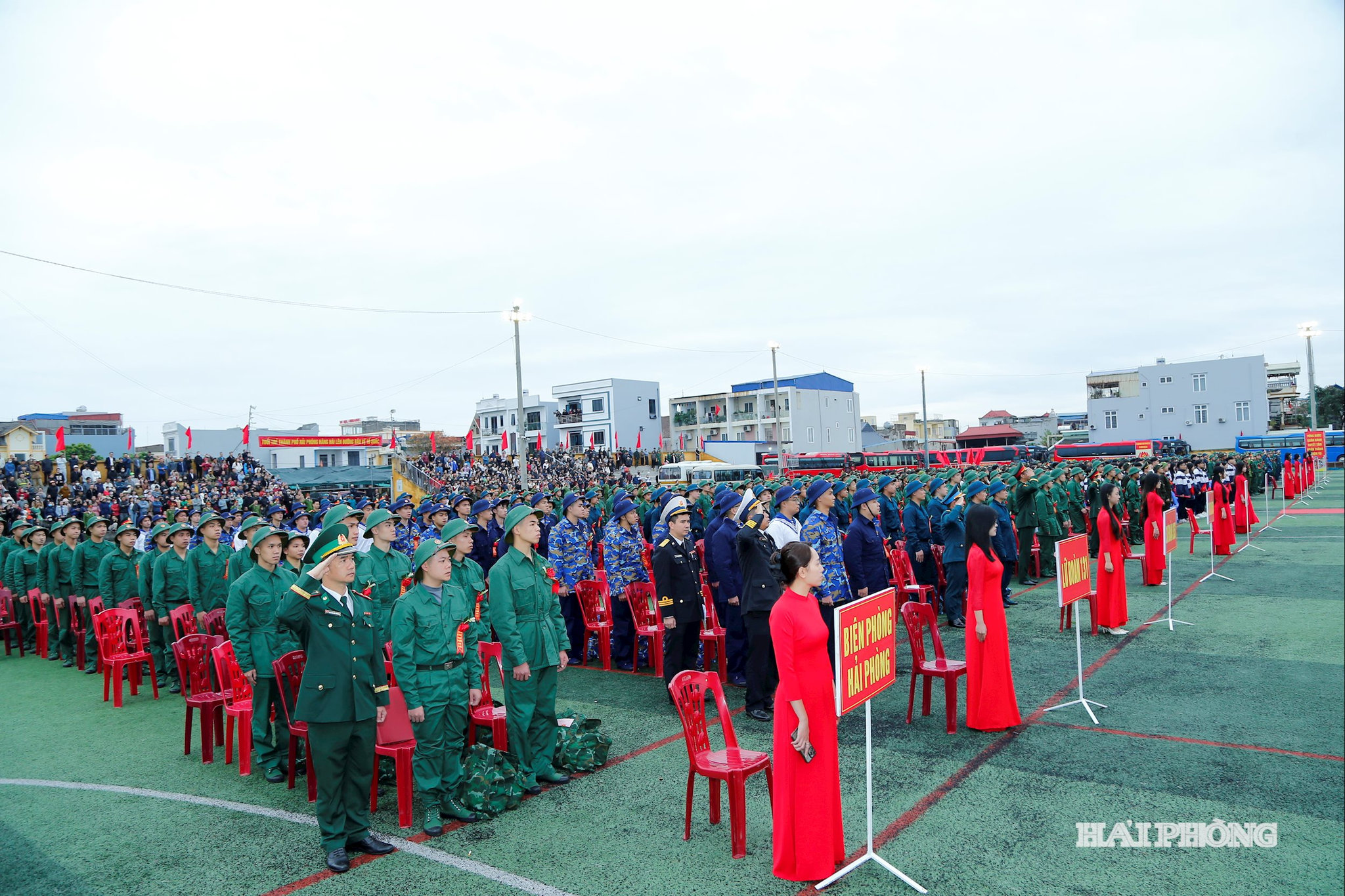 513 công dân hăng hái lên đường nhập ngũ năm 2026 tại Điểm giao nhận quân số 2 (Ban chỉ huy phòng thủ khu vực 1-Gia Viên).