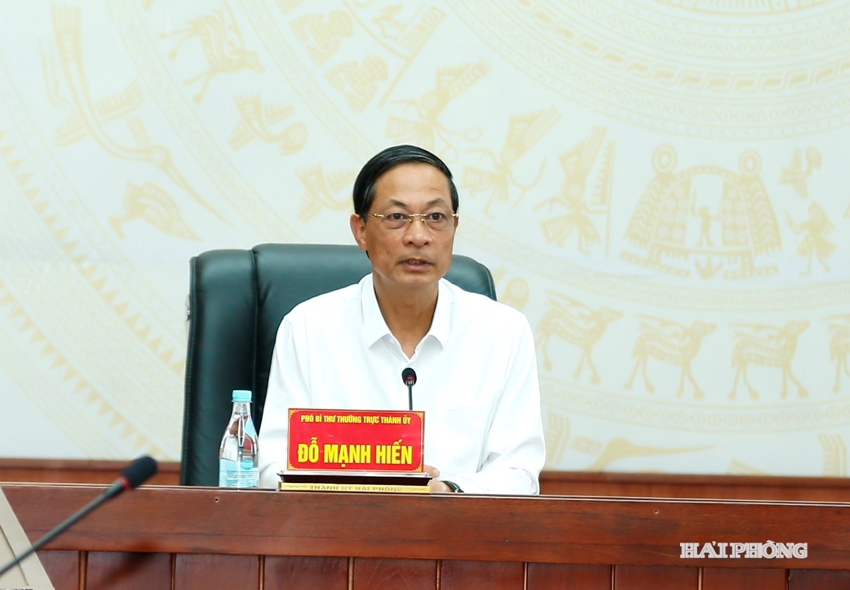 Đồng chí Đỗ Mạnh Hiến, Phó bí thư Thường trực Thành ủy chủ trì cuộc làm việc.