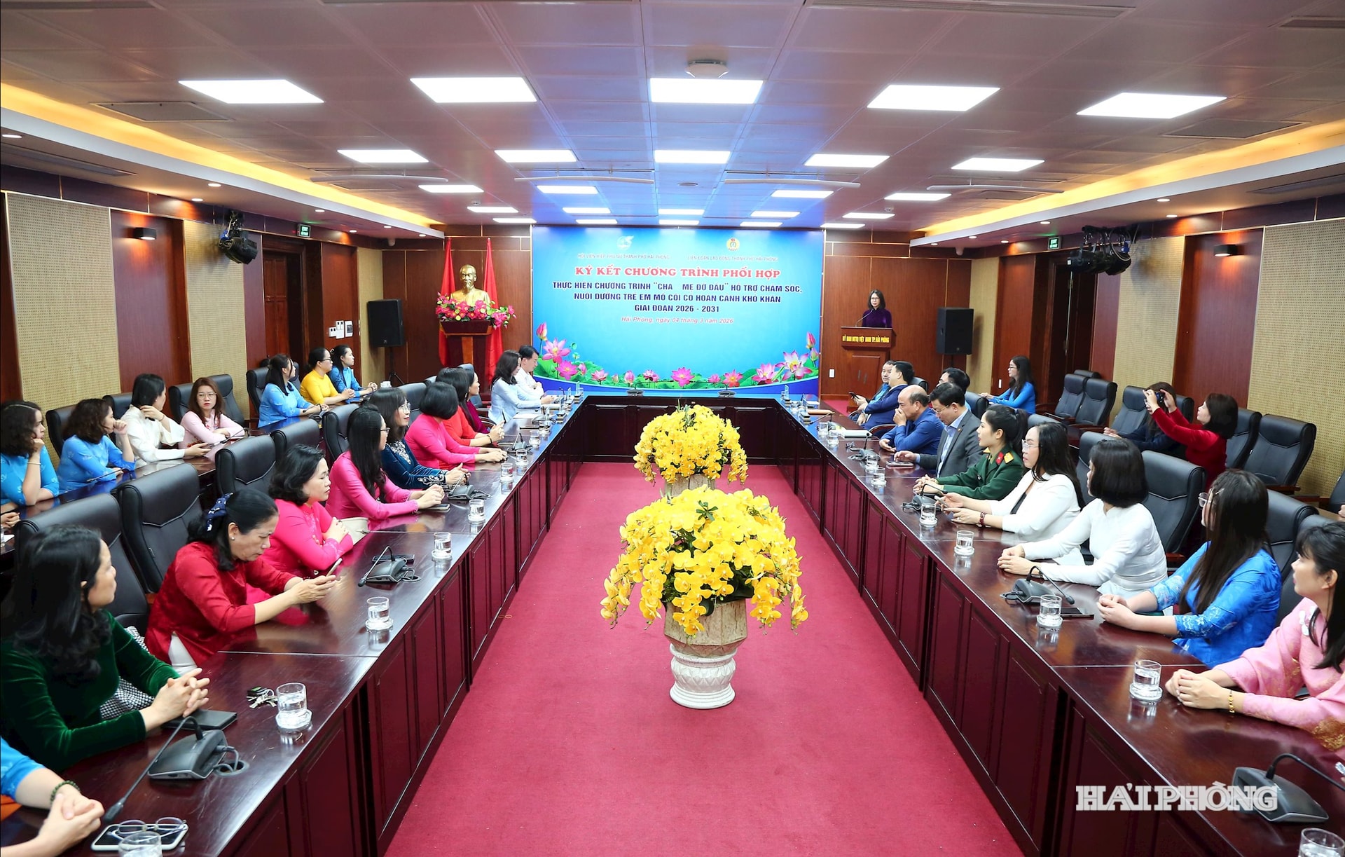 Hội phụ nữ thành phố - Ký kết chương trình phối hợp thực hiện chương trình 