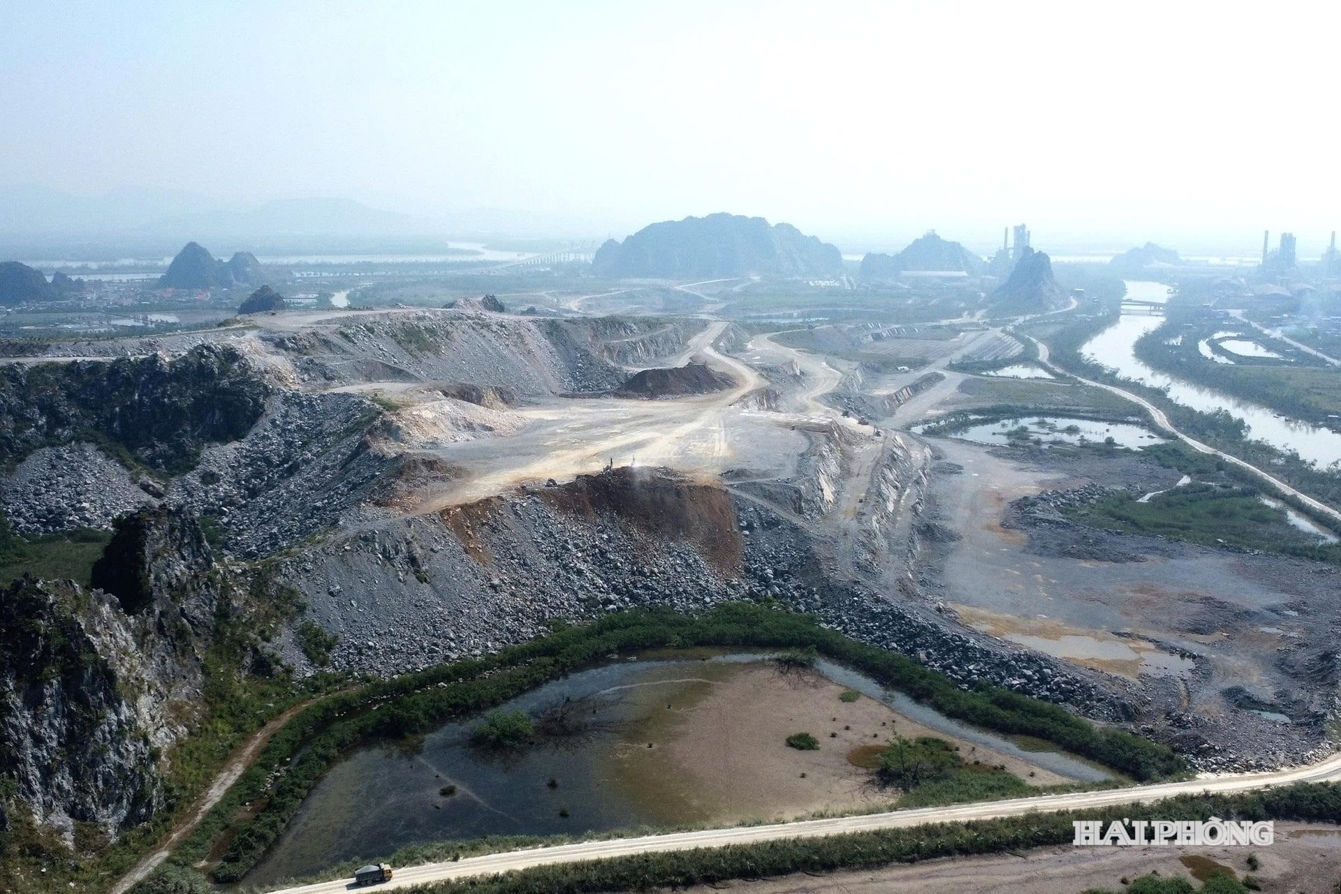 khoang.san.jpg
