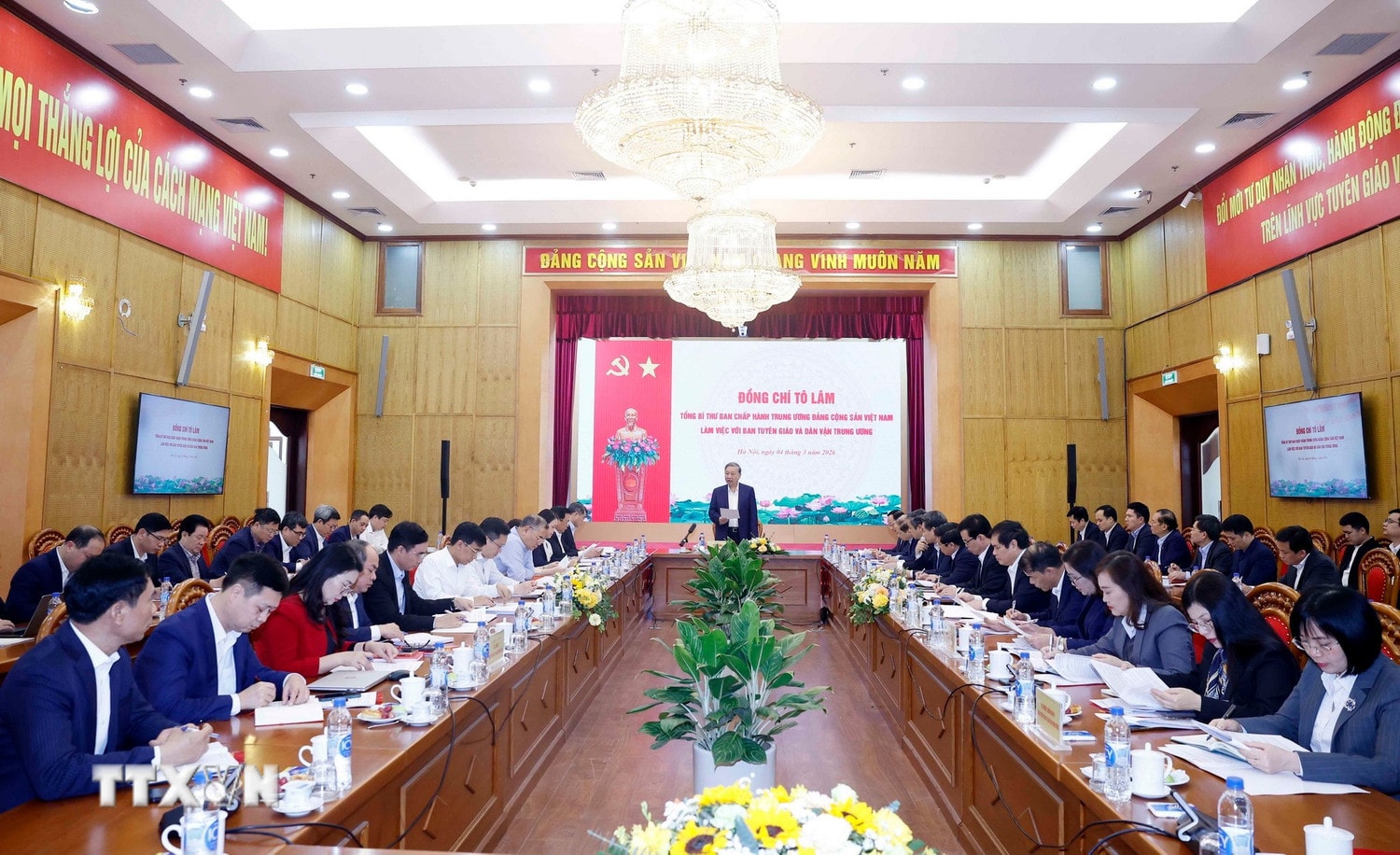 tong-bi-thu-ban-tuyen-giao-dan-van-trung-uong-9.jpg