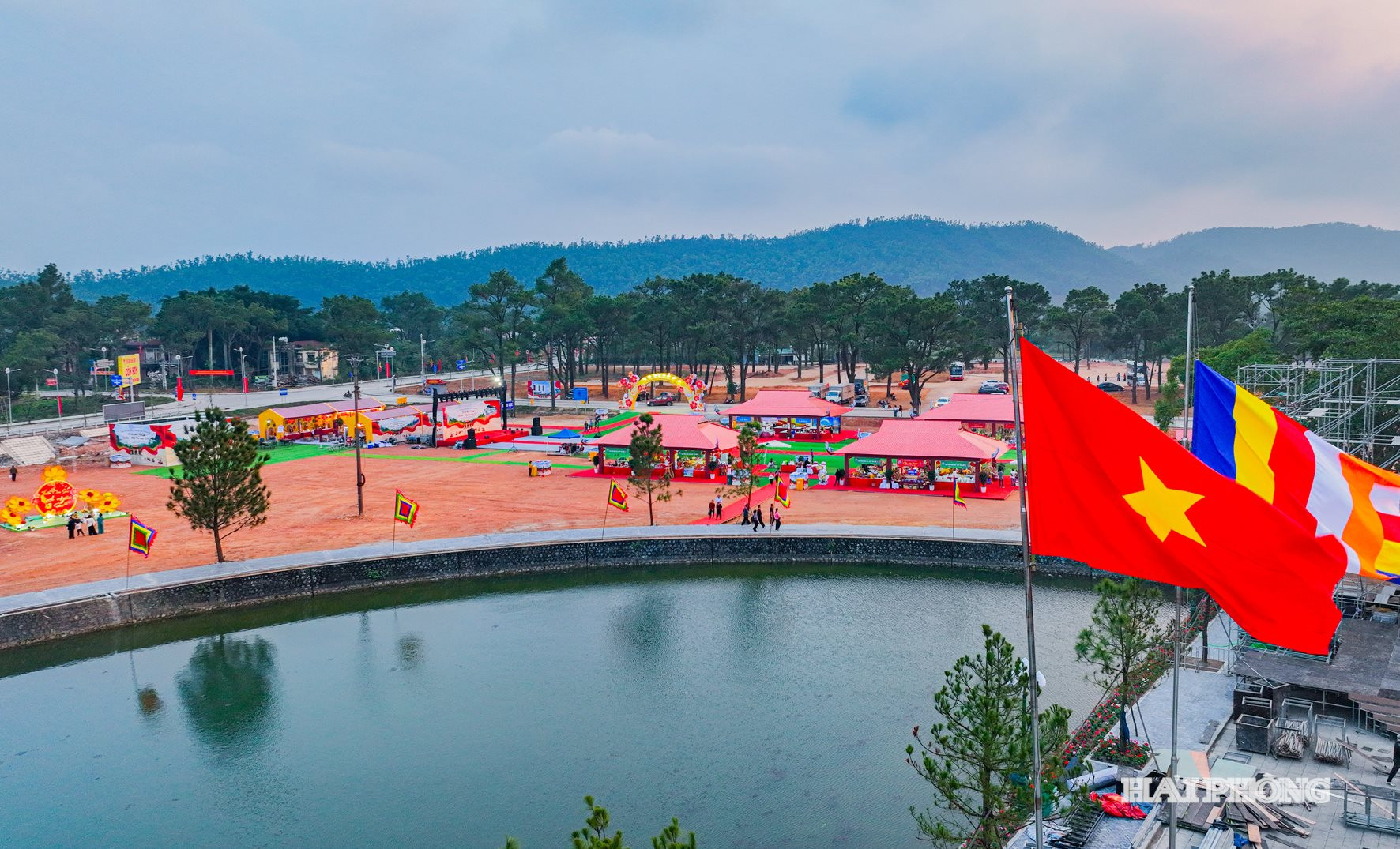 Không gian Tuần Văn hóa, Du lịch và Xúc tiến thương mại tại Lễ hội. Ảnh THÀNH CHUNG