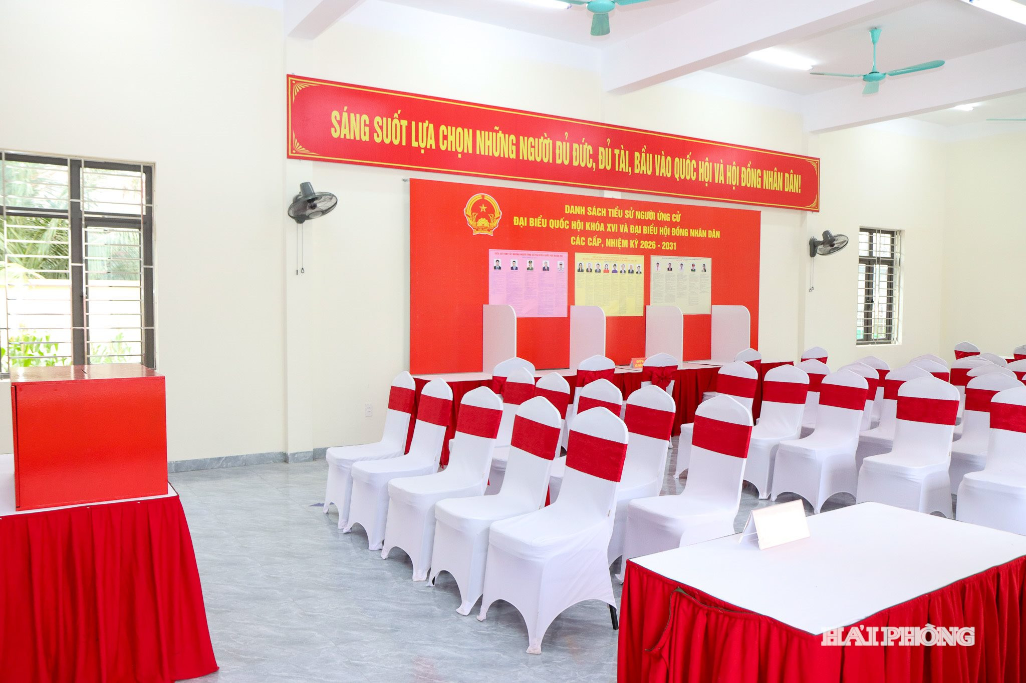 bau-cu-kien-hai-5.jpg