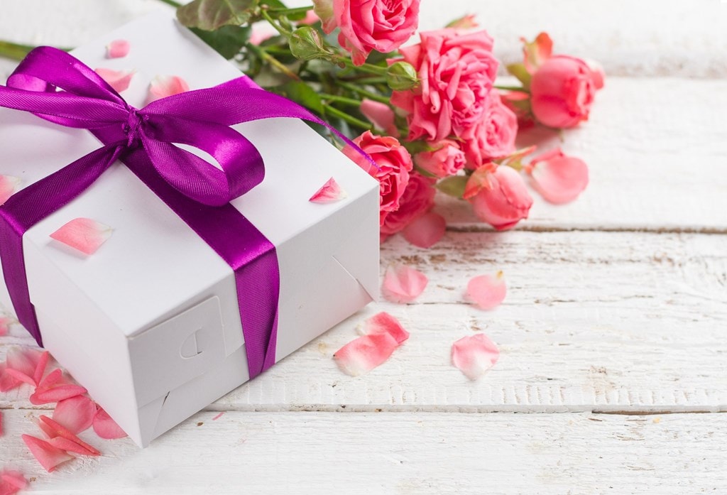 gift-thinkstock-20220228154249.jpg