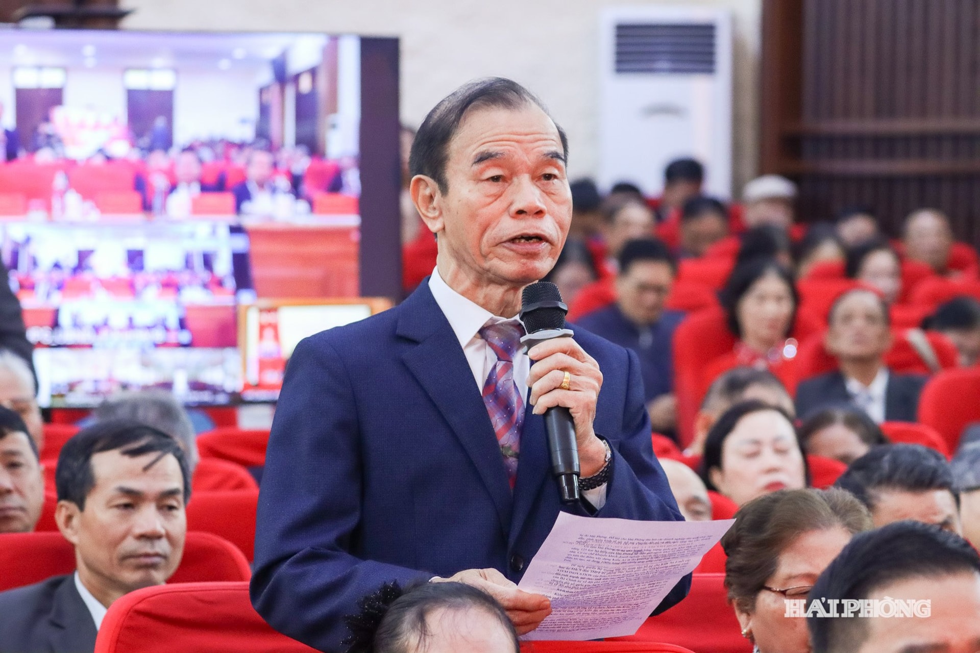 Cử tri Đỗ Tất Hùng phường Kiến An nêu ý kiến