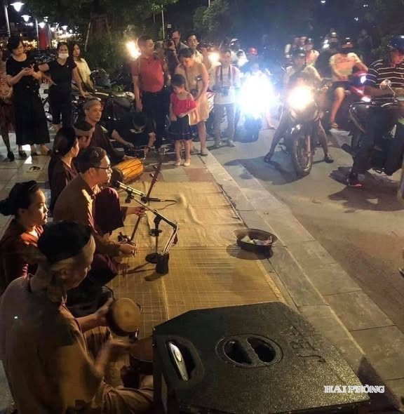 The Hai Phong Xam (traditional Vietnamese folk singing) performance resumed on March 7th.