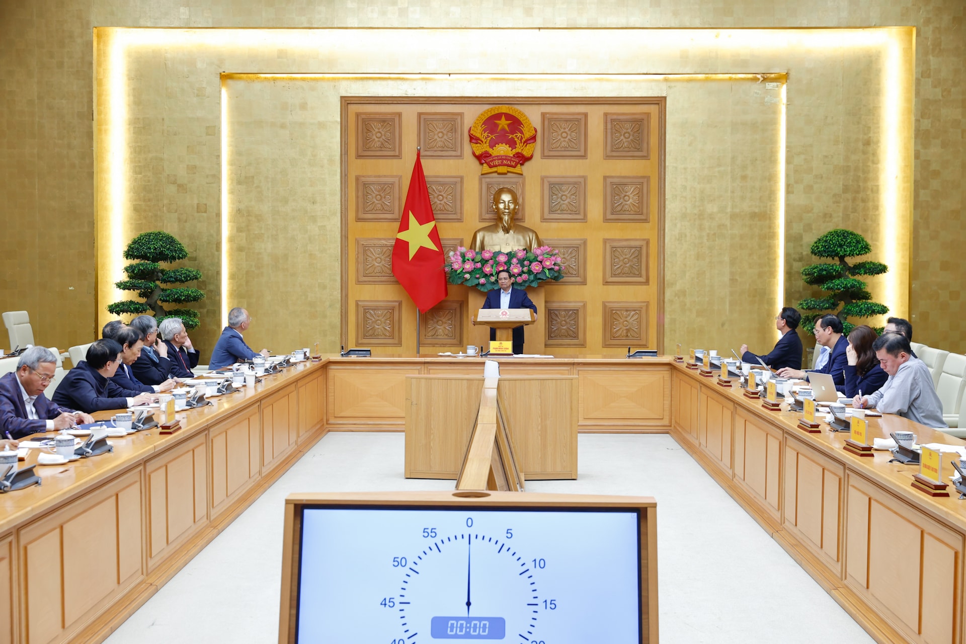 Phản ứng linh hoạt trước mọi tình huống, kiên định các mục tiêu phát triển