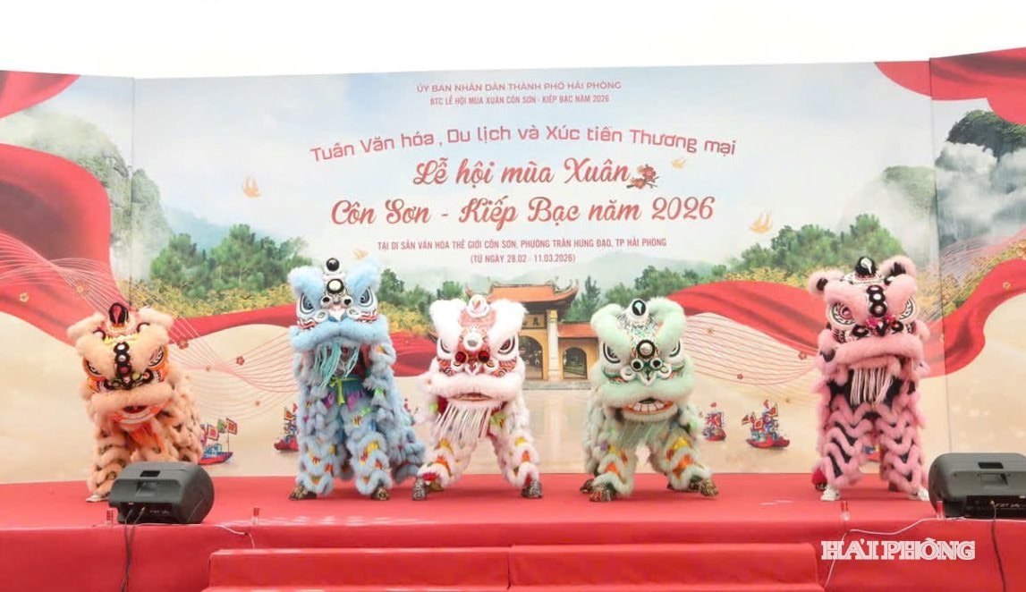 Tiết mục múa rồng, lân tại Di sản thế giới Côn Sơn - Kiếp Bạc