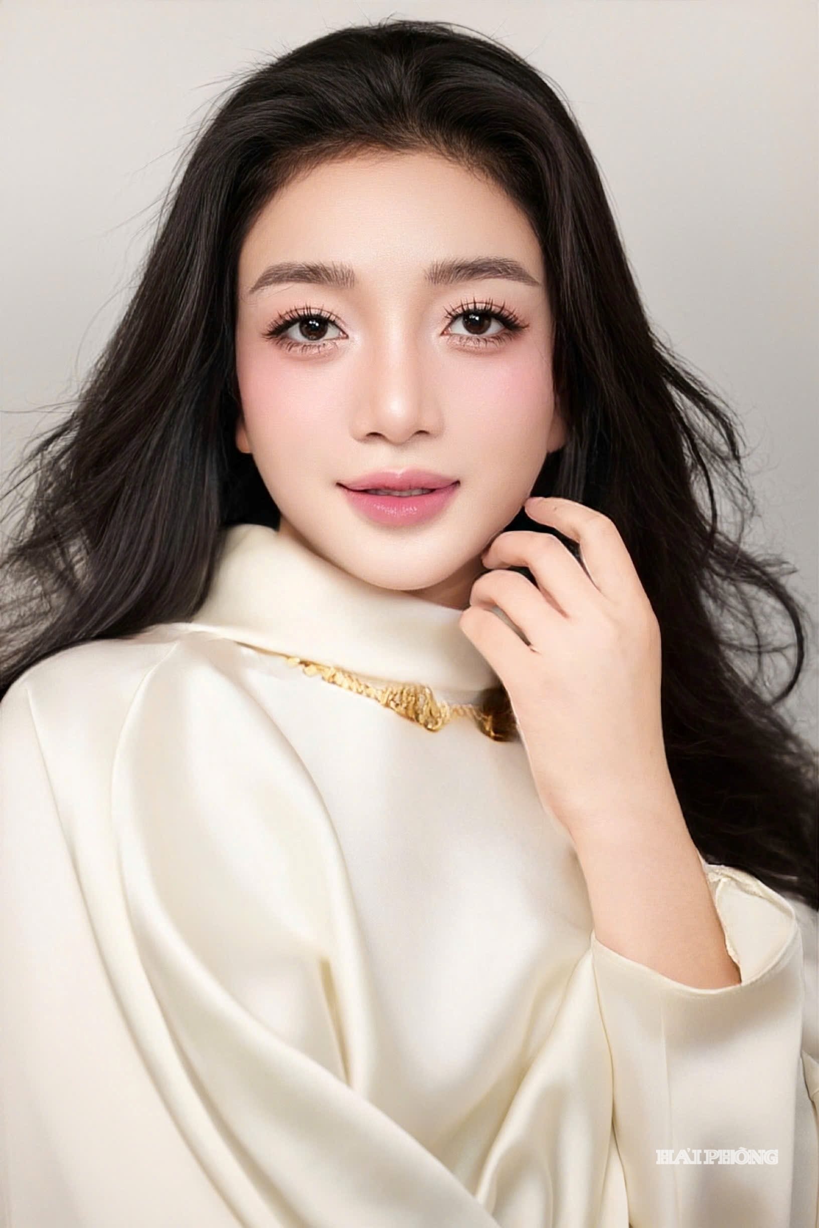 ca-si-pham-thu-ha.jpg