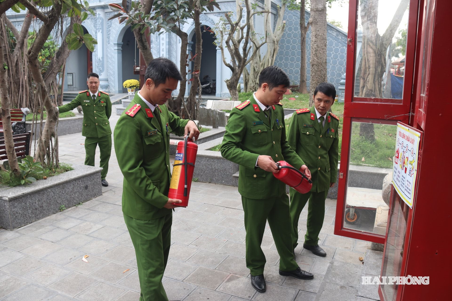 den-tranh-2-.jpg