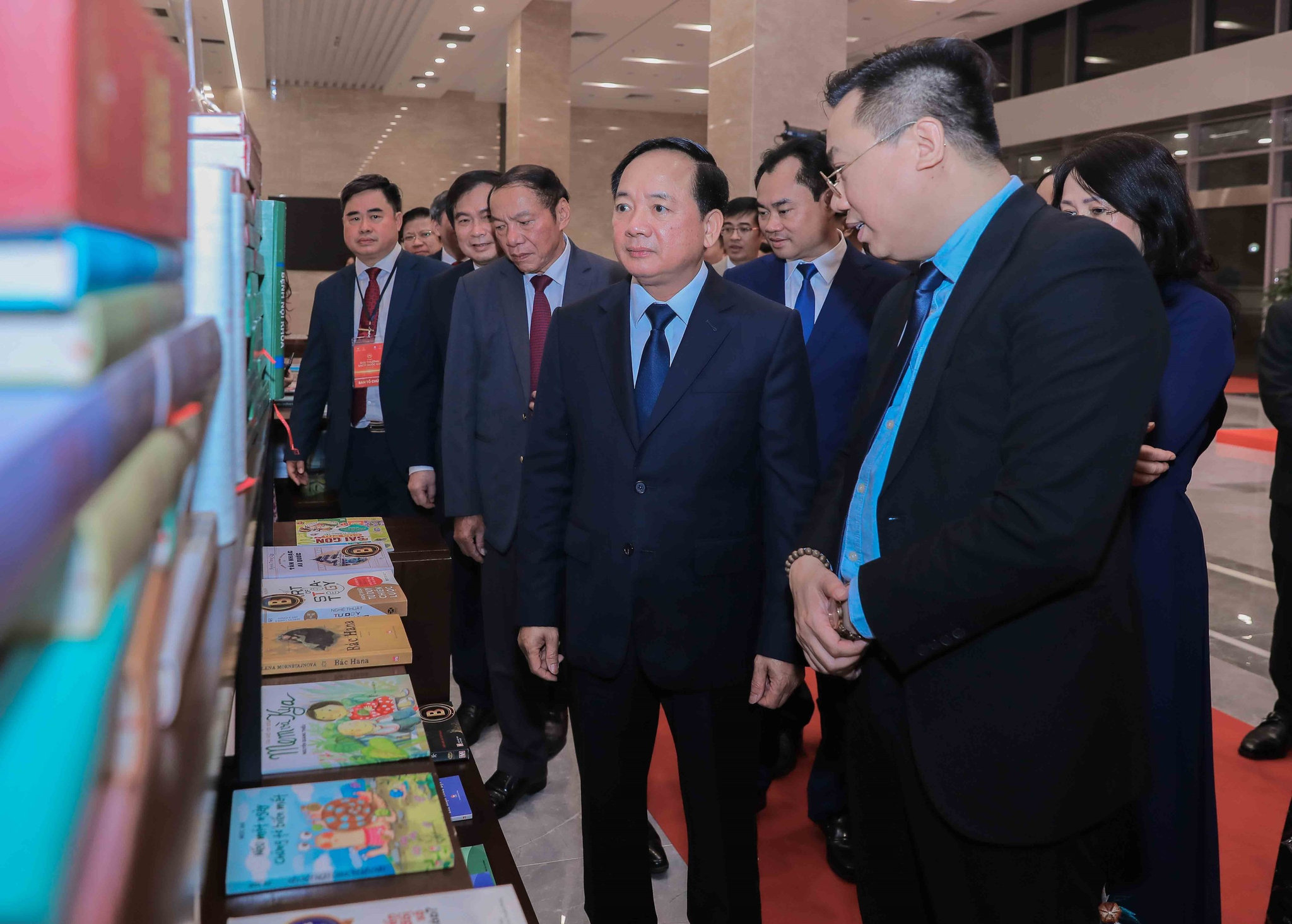 Giải thưởng Sách Quốc gia lần thứ VIII: 2 tác phẩm về lịch sử được trao giải cao nhất - Ảnh 4. Giải thưởng Sách Quốc gia lần thứ VIII: 2 tác phẩm về lịch sử được trao giải cao nhất - Ảnh 4.