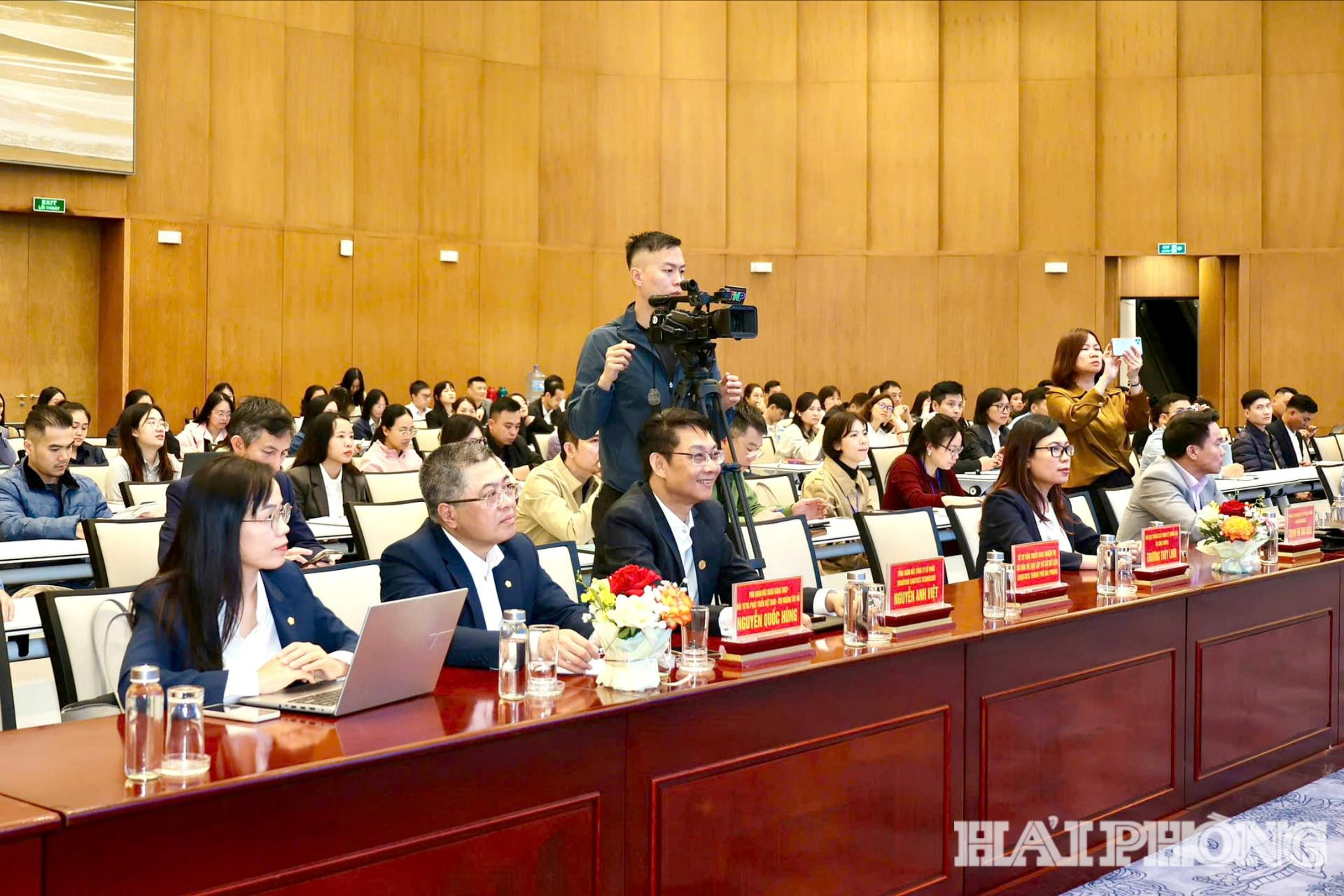 cong-thuong-1-(1).jpg
