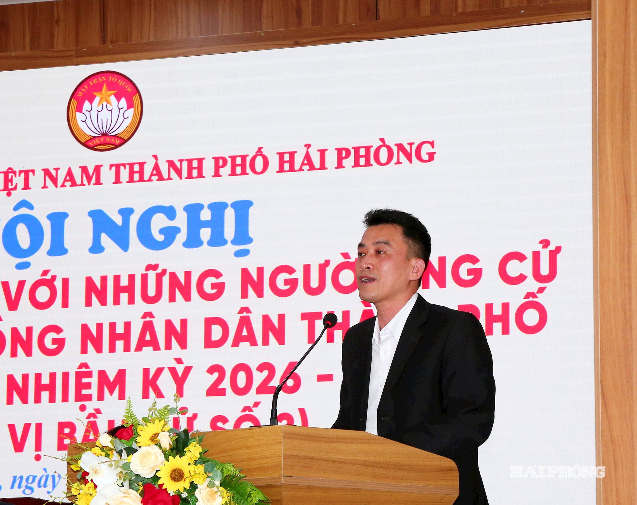 Đồng chí Trần Quang Tường, Bí thư Đảng ủy phường Gia Viên, ứng cử viên Đại biểu Quốc hội khóa XVI phát biểu chương trình hành động