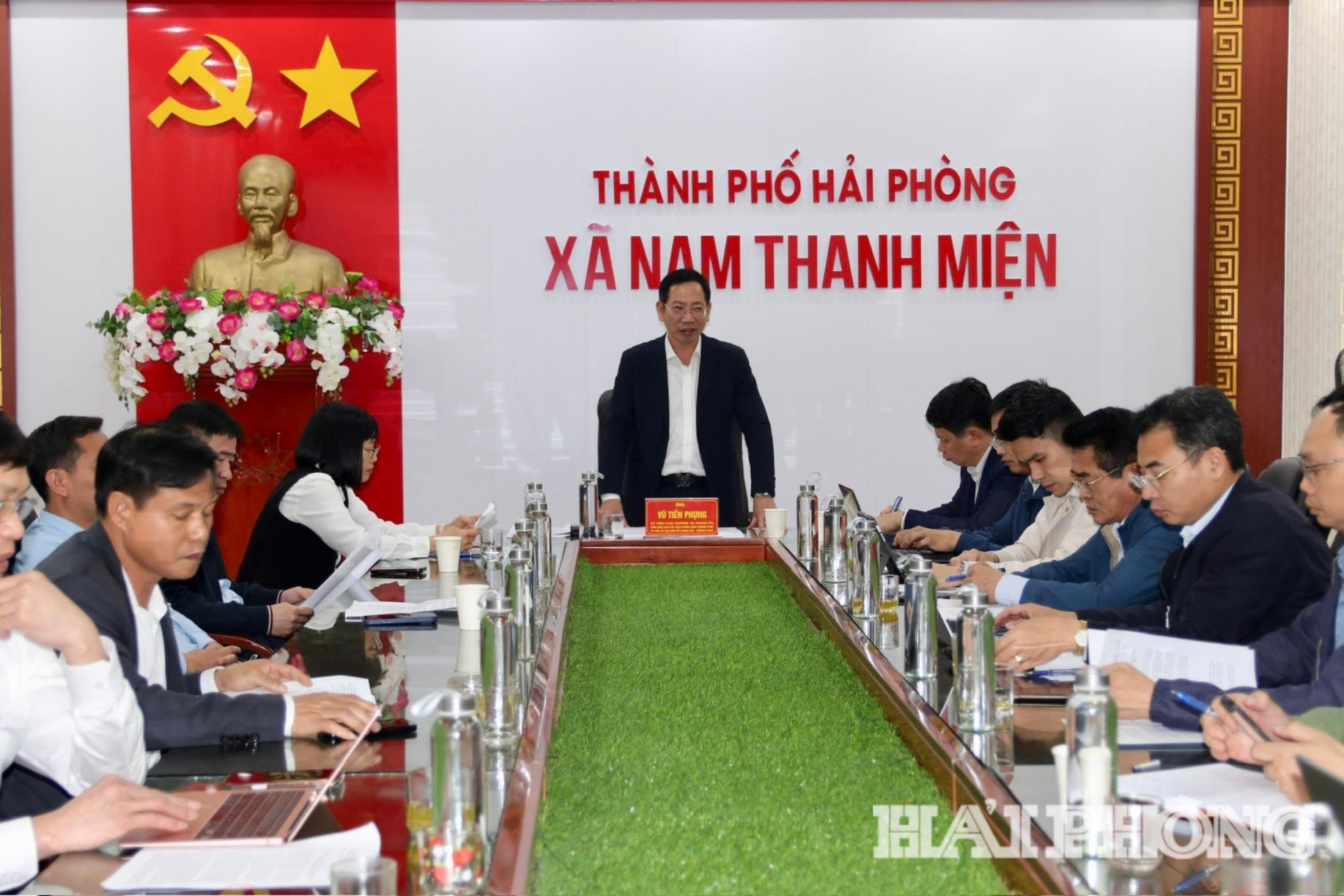 lam-viec-voi-cac-dia-phuong(1).jpg