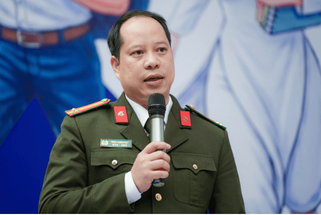 Cận trên 3 độ không được tuyển vào trường công an - Ảnh 1.