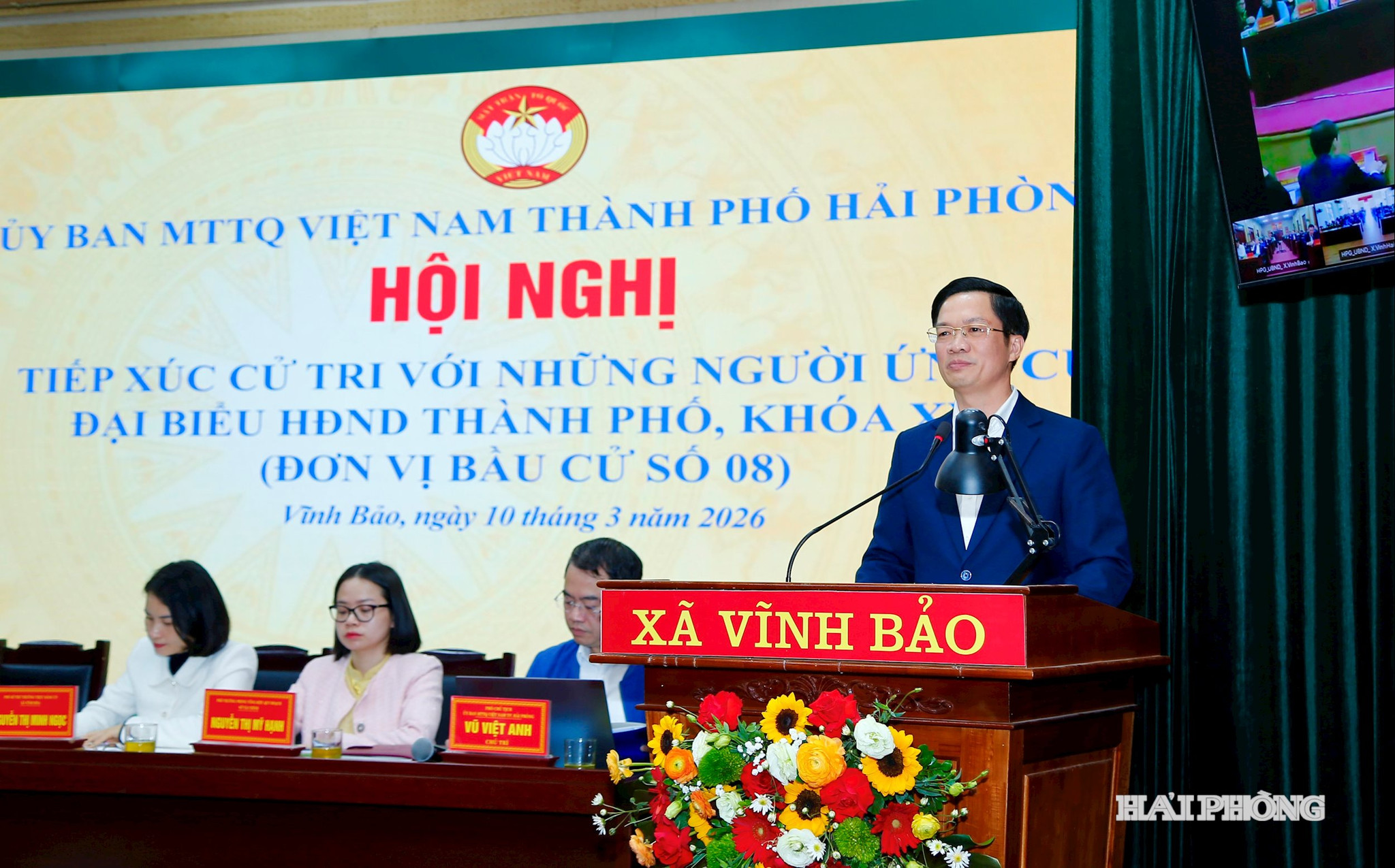Đồng chí Phạm Văn Lập, Phó bí thư Thành ủy, Chủ tịch Mặt trận Tổ quốc Việt Nam thành phố thay mặt các đại biểu ứng cử đại biểu HĐND thành phố, khóa XVII phát biểu tiếp thu các ý kiến cử tri tại hội nghị.