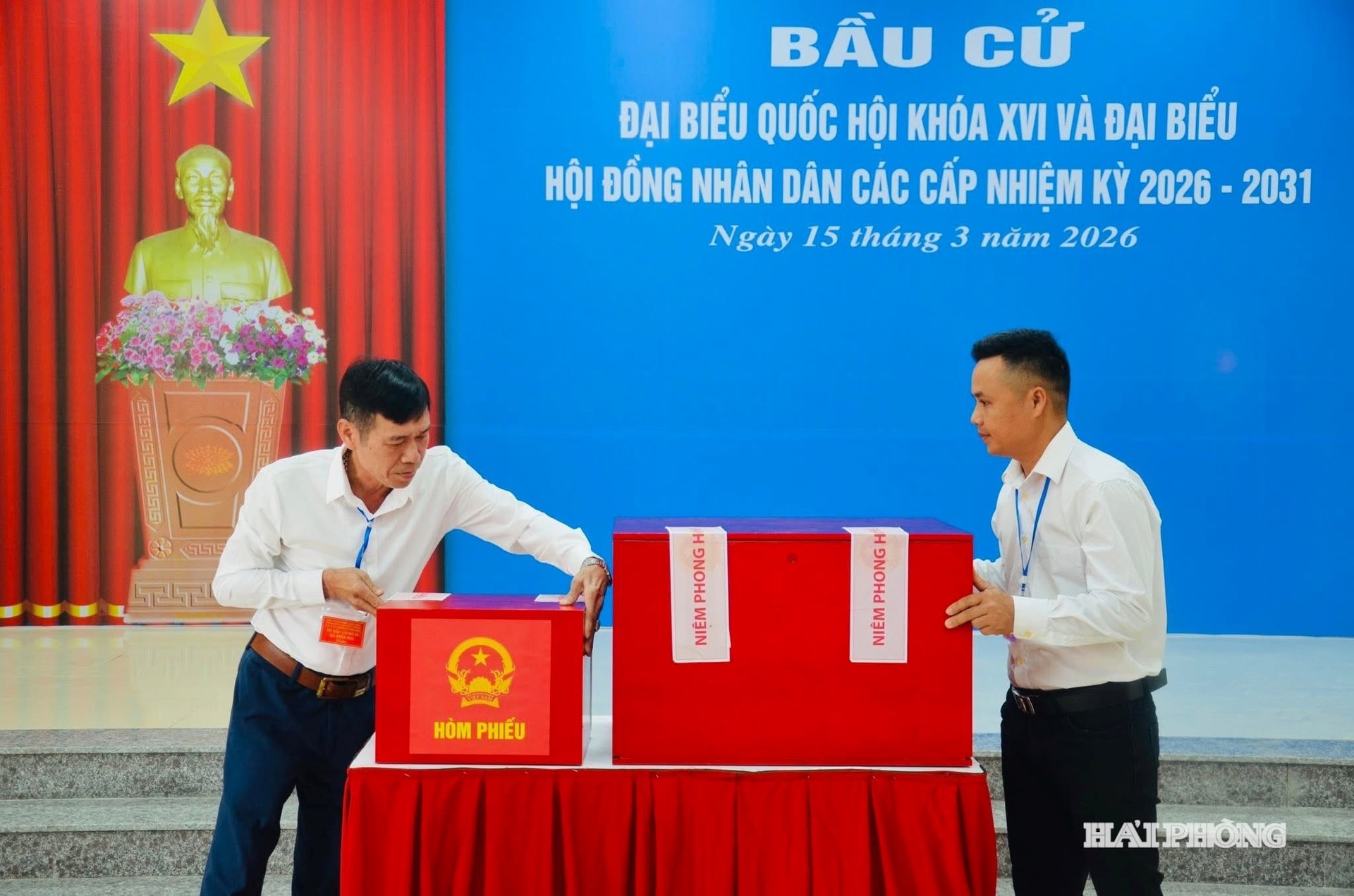 Ủy ban Bầu cử xã Kiến Hải tổ chức diễn tập khai mạc bầu cử tại ổ bầu cử số 17, đặt tại Nhà văn hóa thôn Kính Trực.