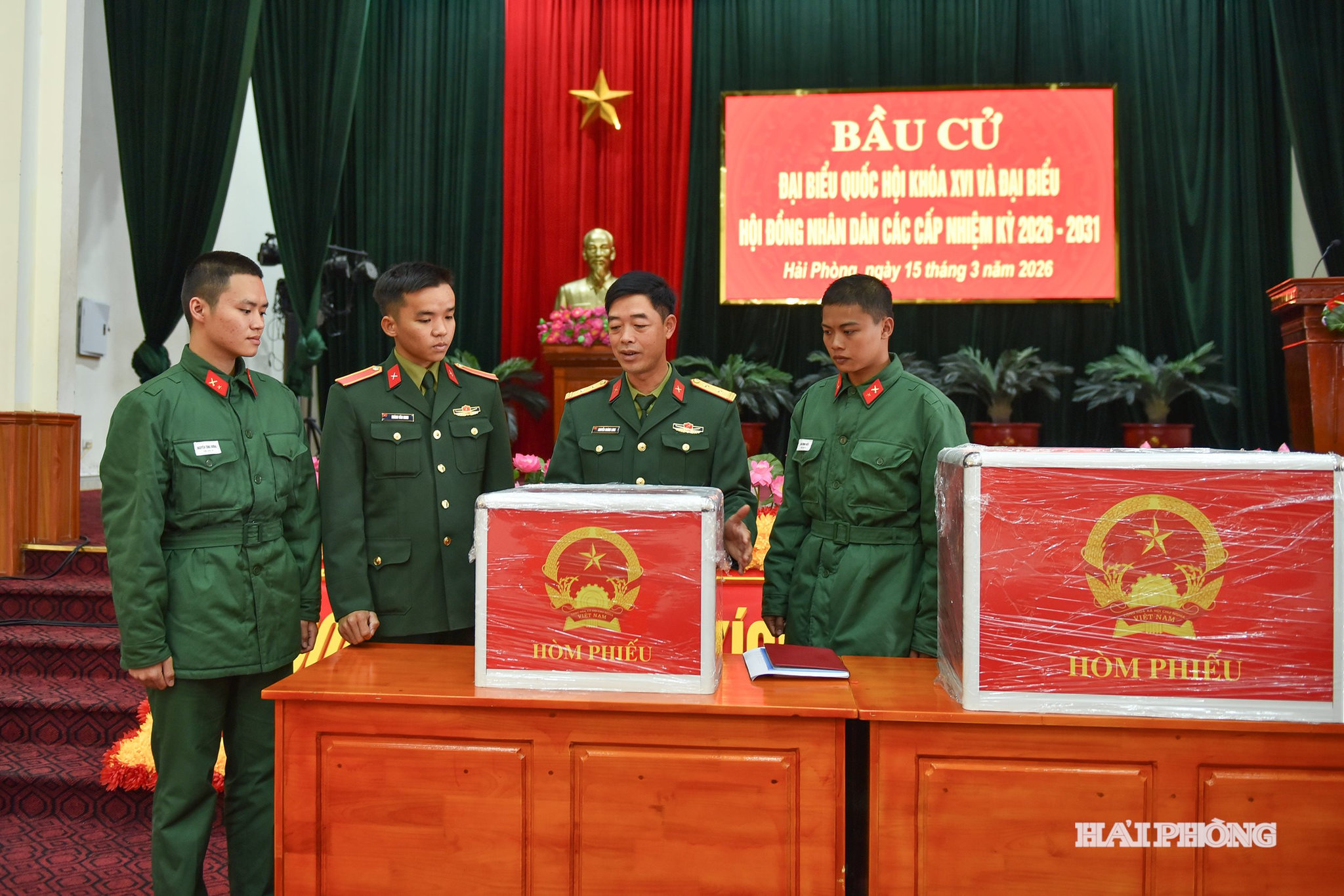 td50 chuan bi bau cu8