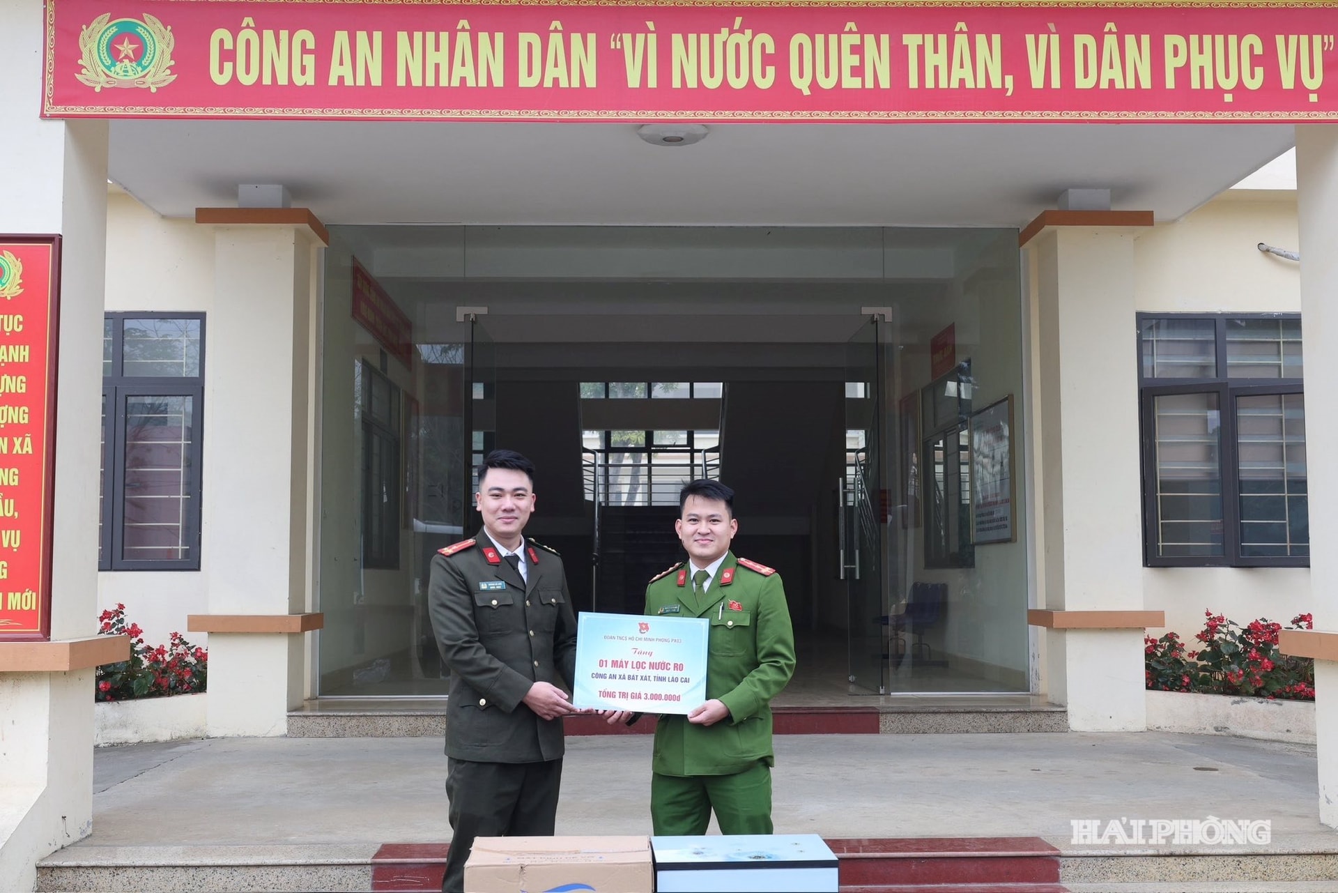 can-bo-doan2.jpg