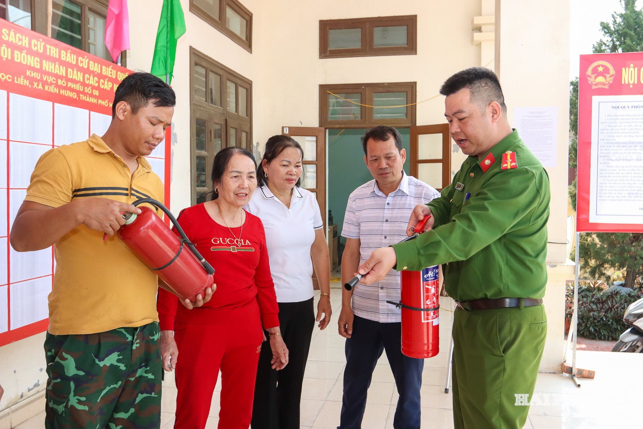 bau-cu-kien-hung-4.jpg