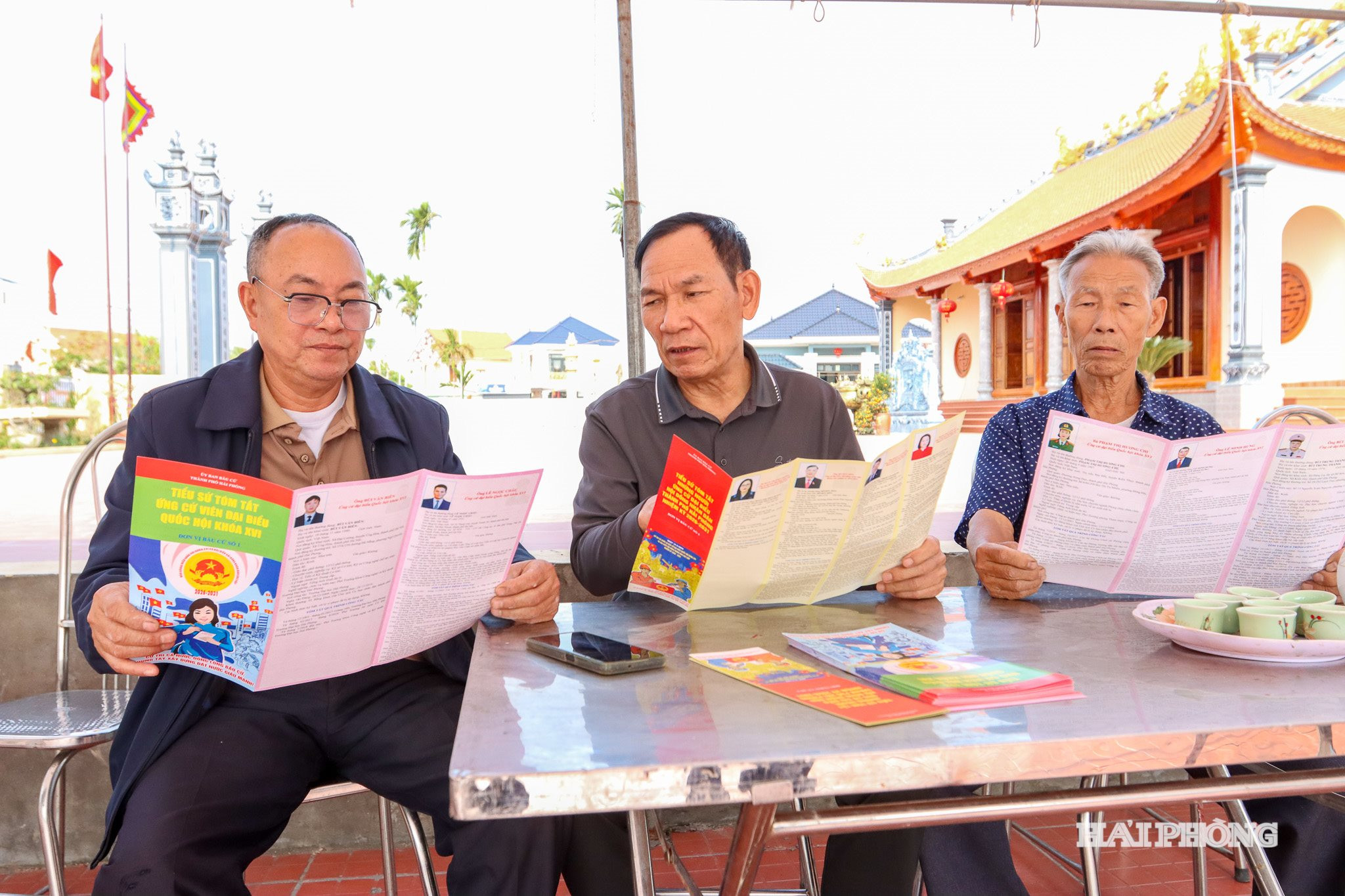 bau-cu-kien-hung-5.jpg