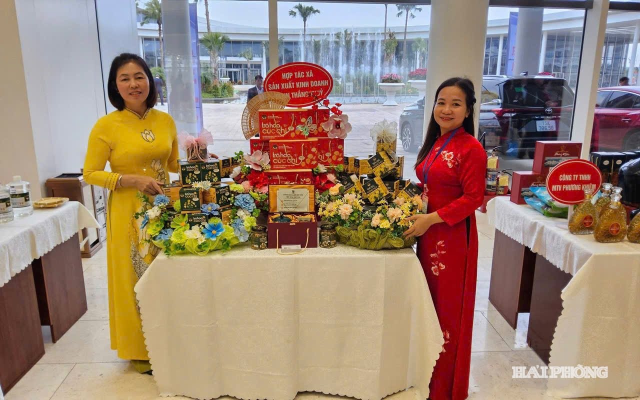 Hợp tác xã Thắng Thủy, xã Vĩnh Thịnh thường xuyên giới thiệu sản phẩm trên các nền tảng số.