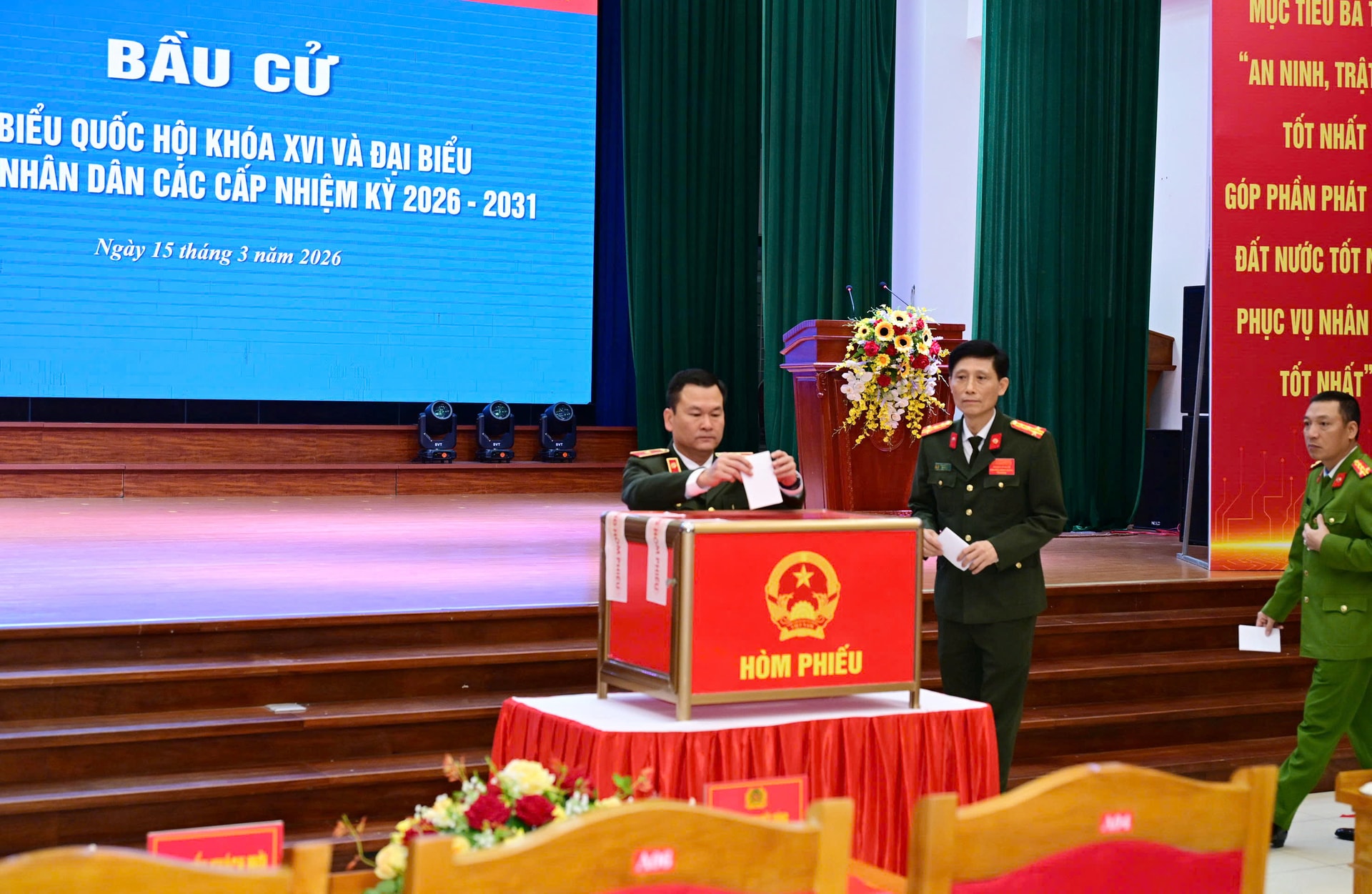 cong - an (2)