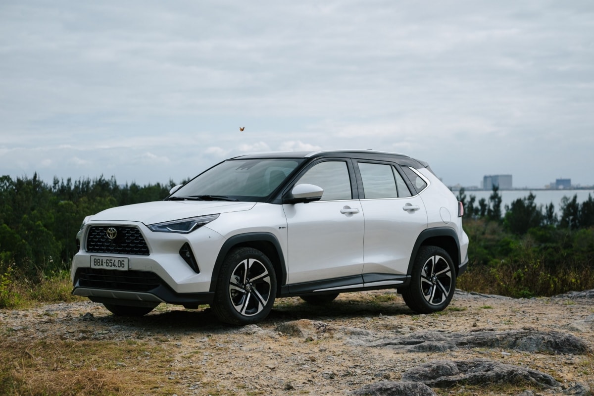 yaris_cross_hev.jpg