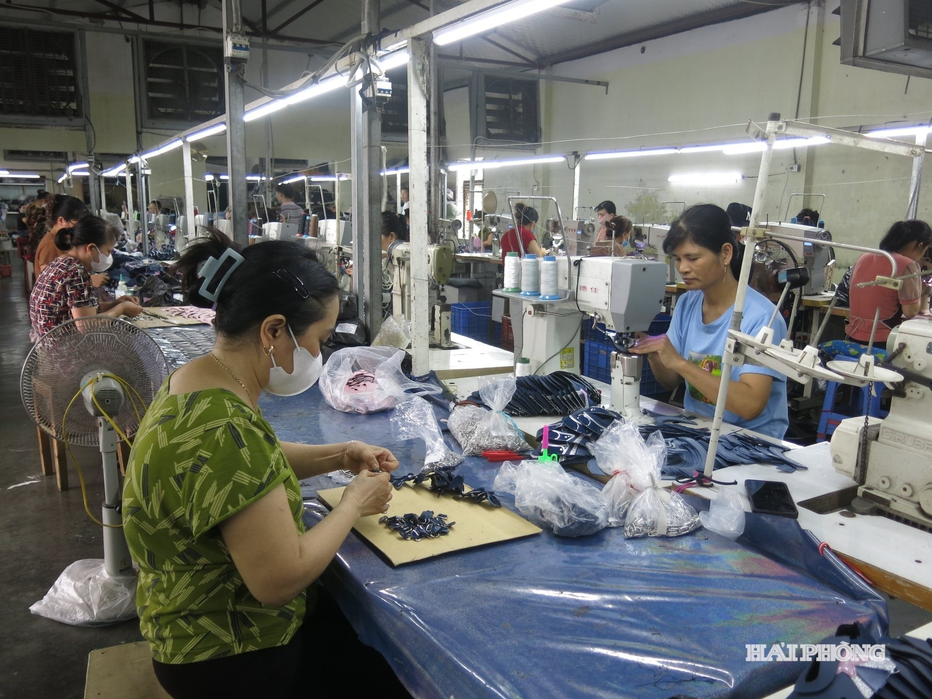 Doanh nghiệp hoạt động trong lĩnh vực dệt may trên địa bàn xã An Trường.