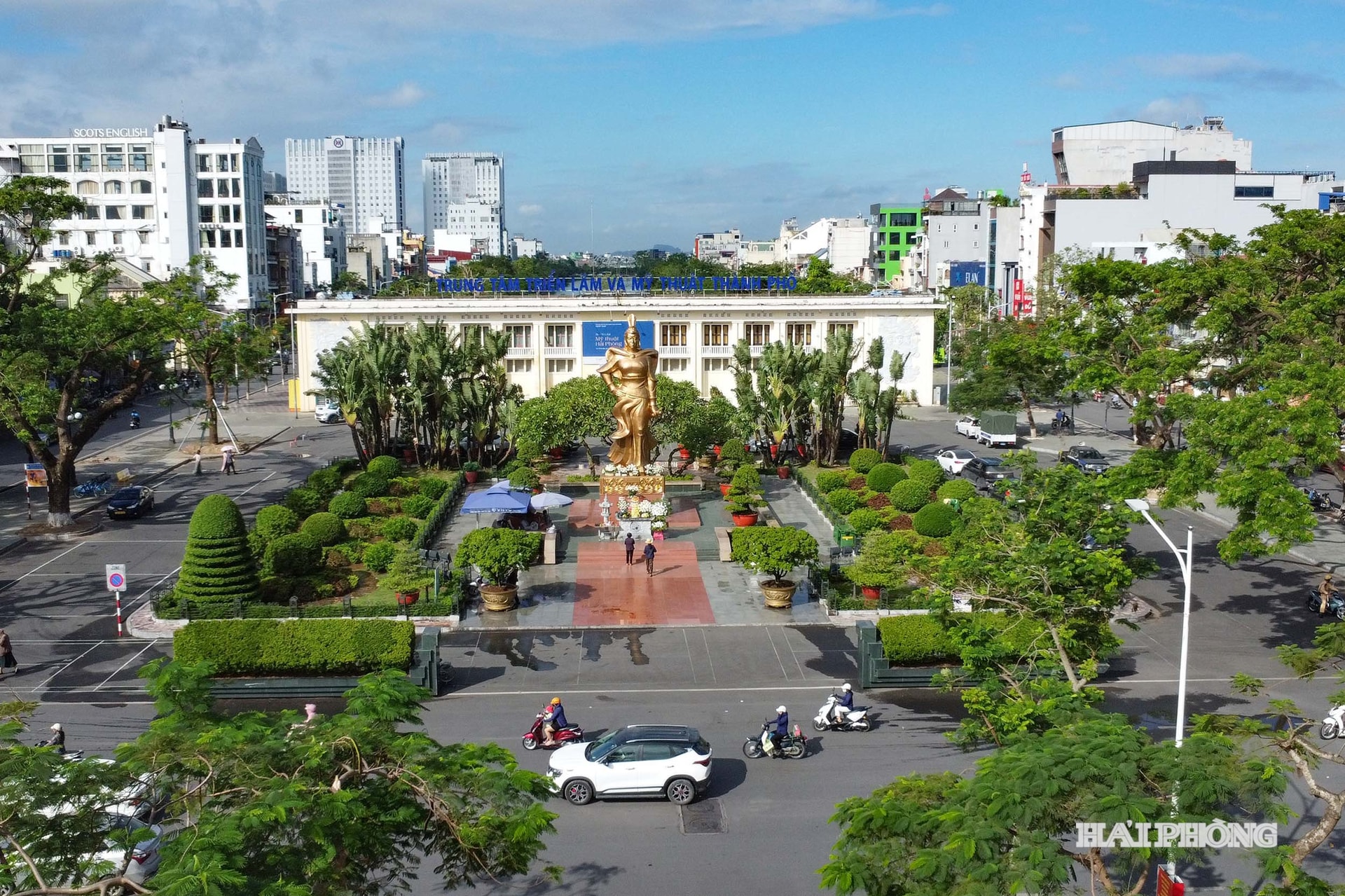 dai trung tam8