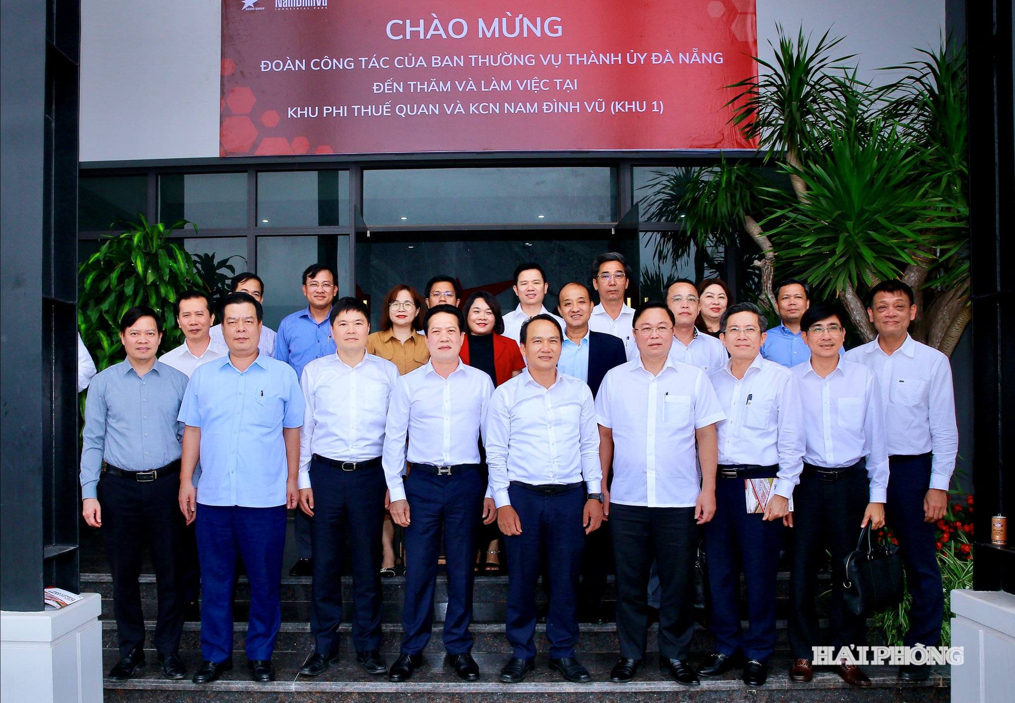 Đoàn công tác Ban Thường vụ Thành uỷ Đà Nẵng thăm và làm việc với Khu Phi thuêus quan-Khu công nghiệp Nam Đình Vũ