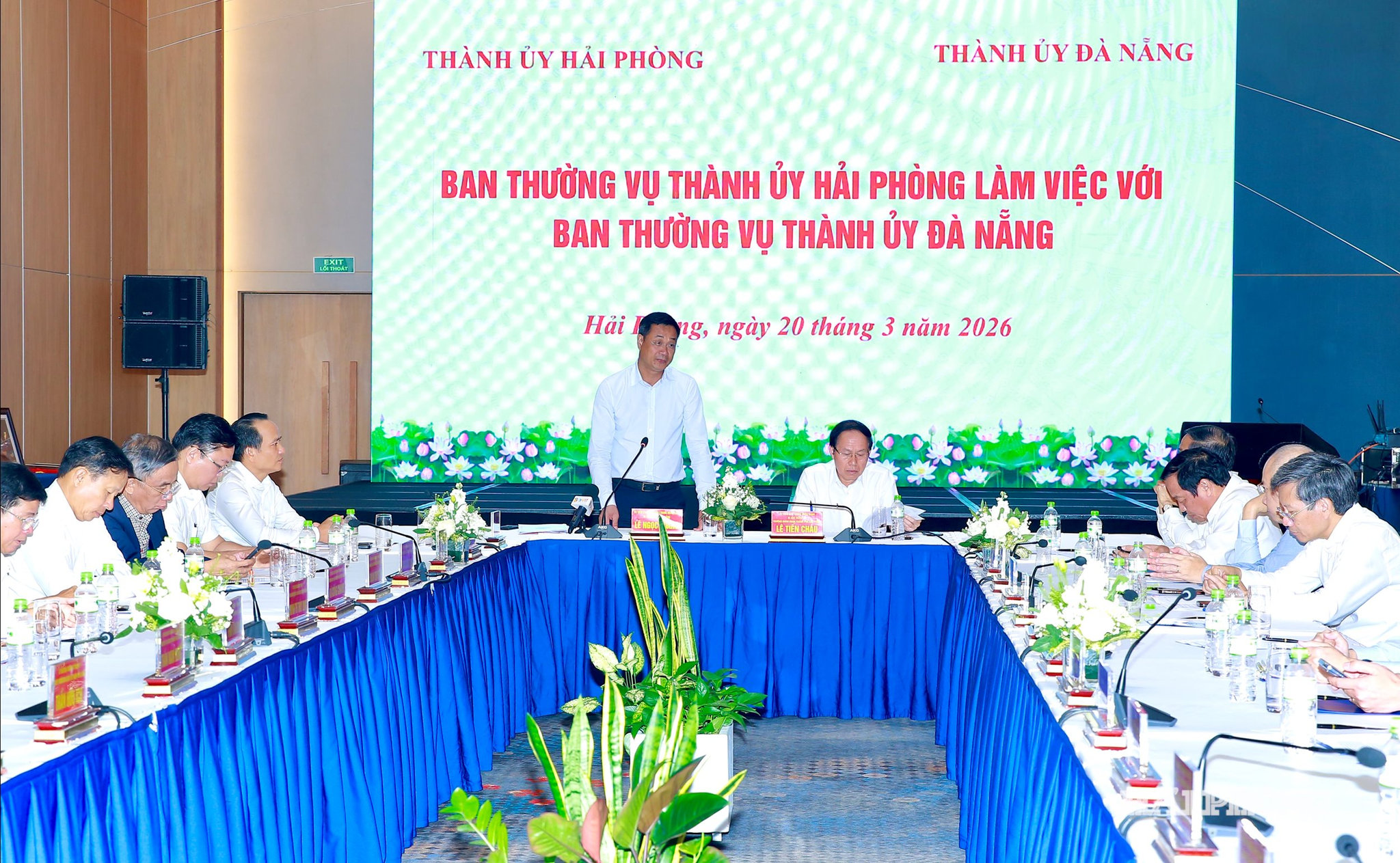Đồng chí Lê Ngọc Quang, Uỷ viên Trung ương Đảng, Bí thư Thành uỷ Đà Nẵng phát biểu ý kiến.