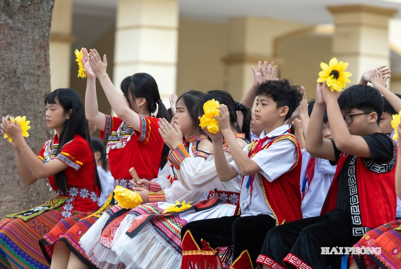 dan-toc-thieu-so-14(1).jpg