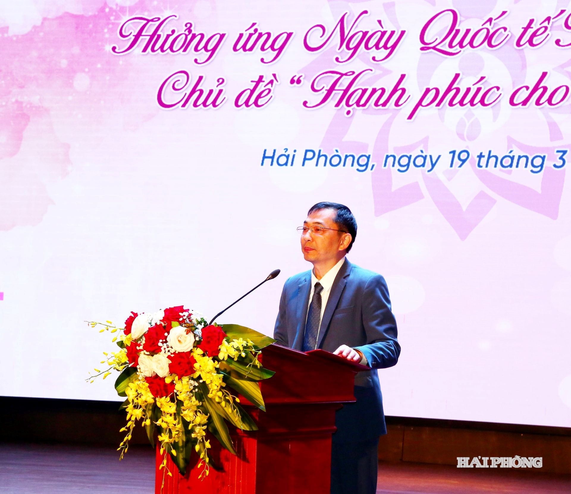 quoc-te-hanh-phuc(1).jpg