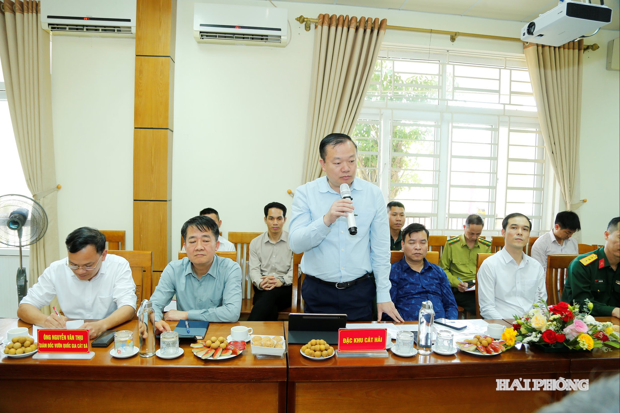 Lãnh đạo Đặc khu Cát Hải phát biểu ý kiến tại hội nghị.