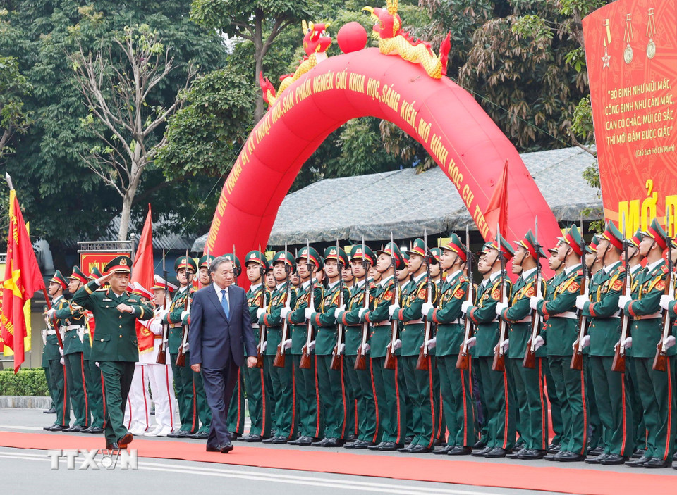 tong-bi-thu-du-le-ky-niem-80-nam-ngay-thanh-lap-binh-chung-cong-binh-11.jpg