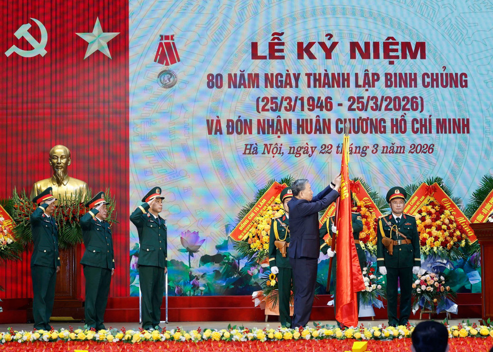 tong-bi-thu-du-le-ky-niem-80-nam-ngay-thanh-lap-binh-chung-cong-binh-13.jpg